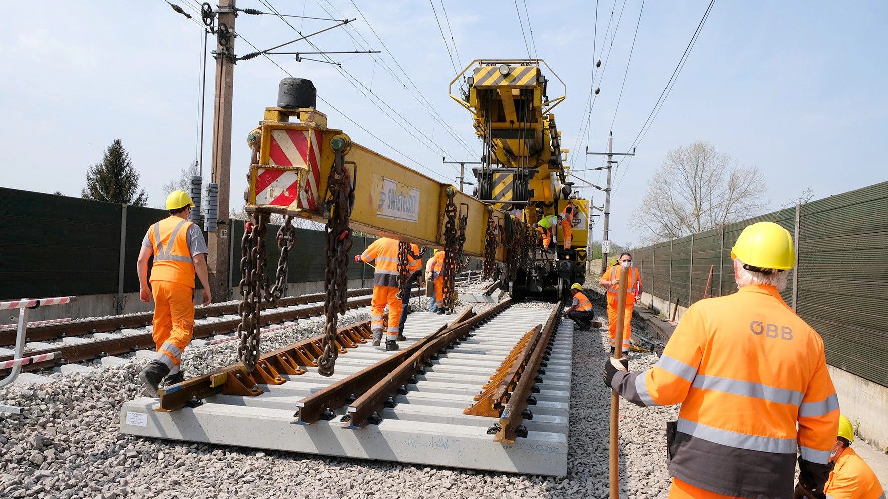 Bauarbeiten sorgen für Schienenersatzverkehr | Heute.at