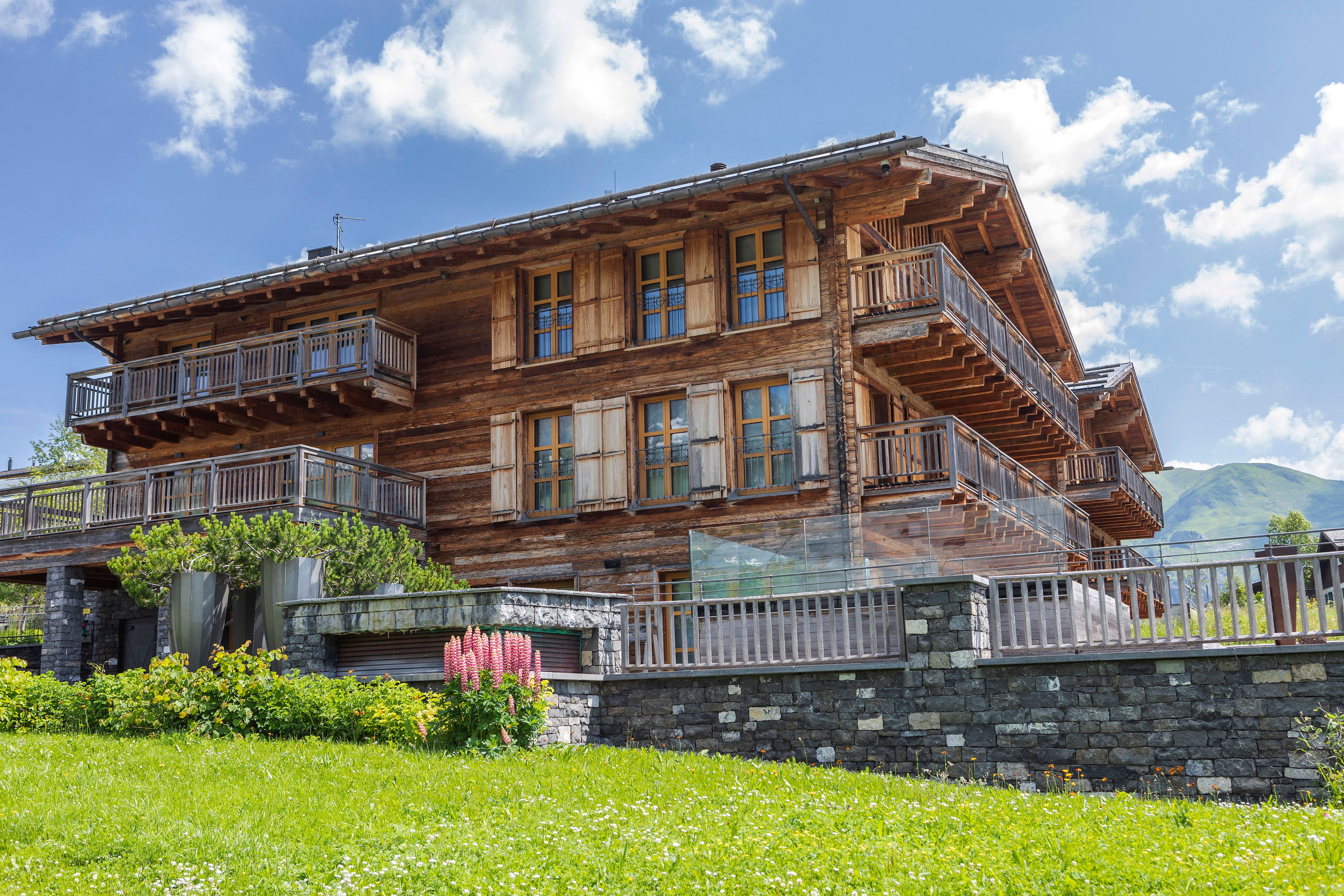 René Benkos "Chalet N" in Oberlech am Arlberg wurde nach seiner Ehefrau benannt