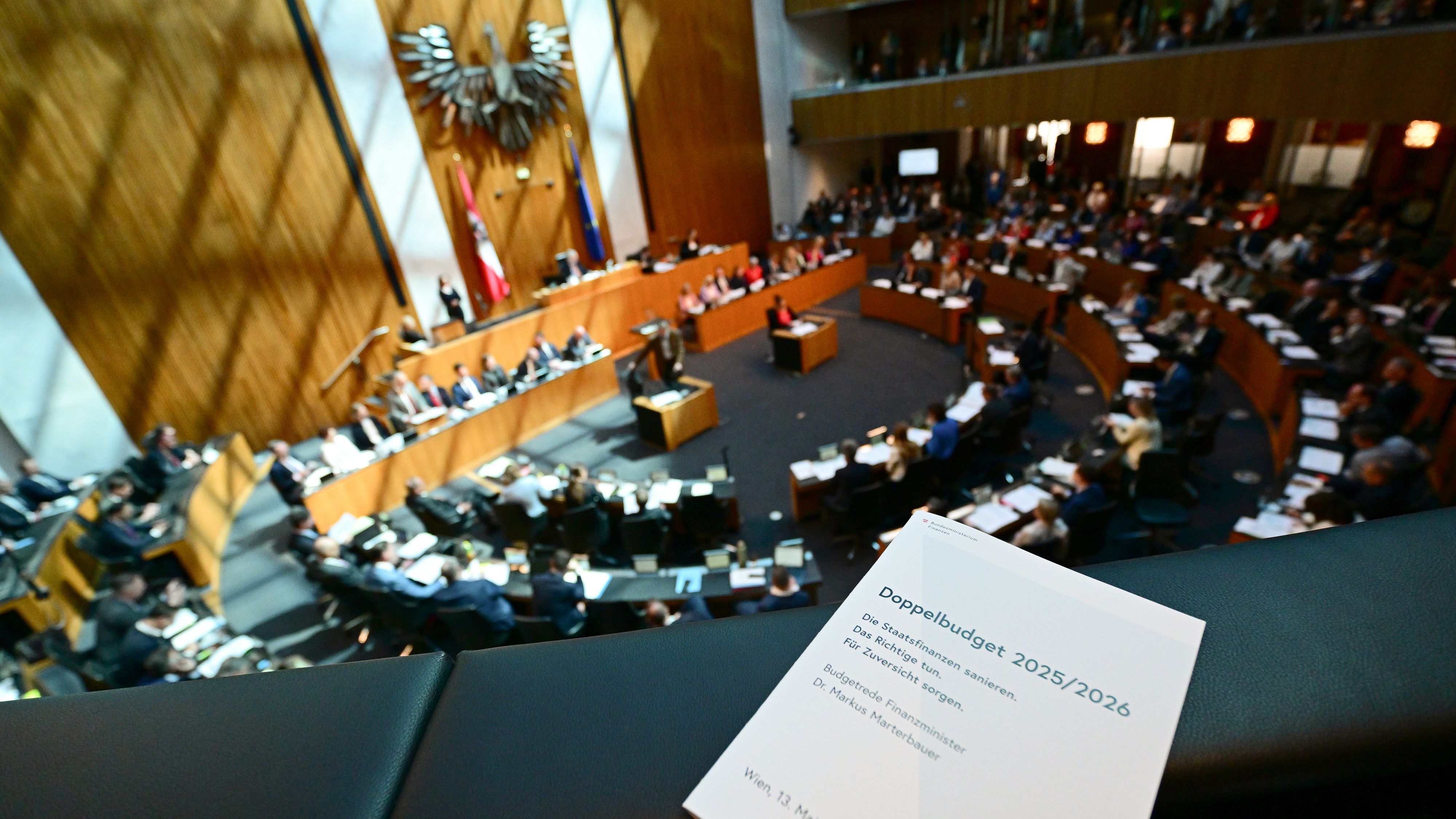 Die Budgetrede des Finanzministers im Rahmen einer Sondersitzung des Nationalrates am Dienstag, 13. Mai 2025, im Parlament in Wien.