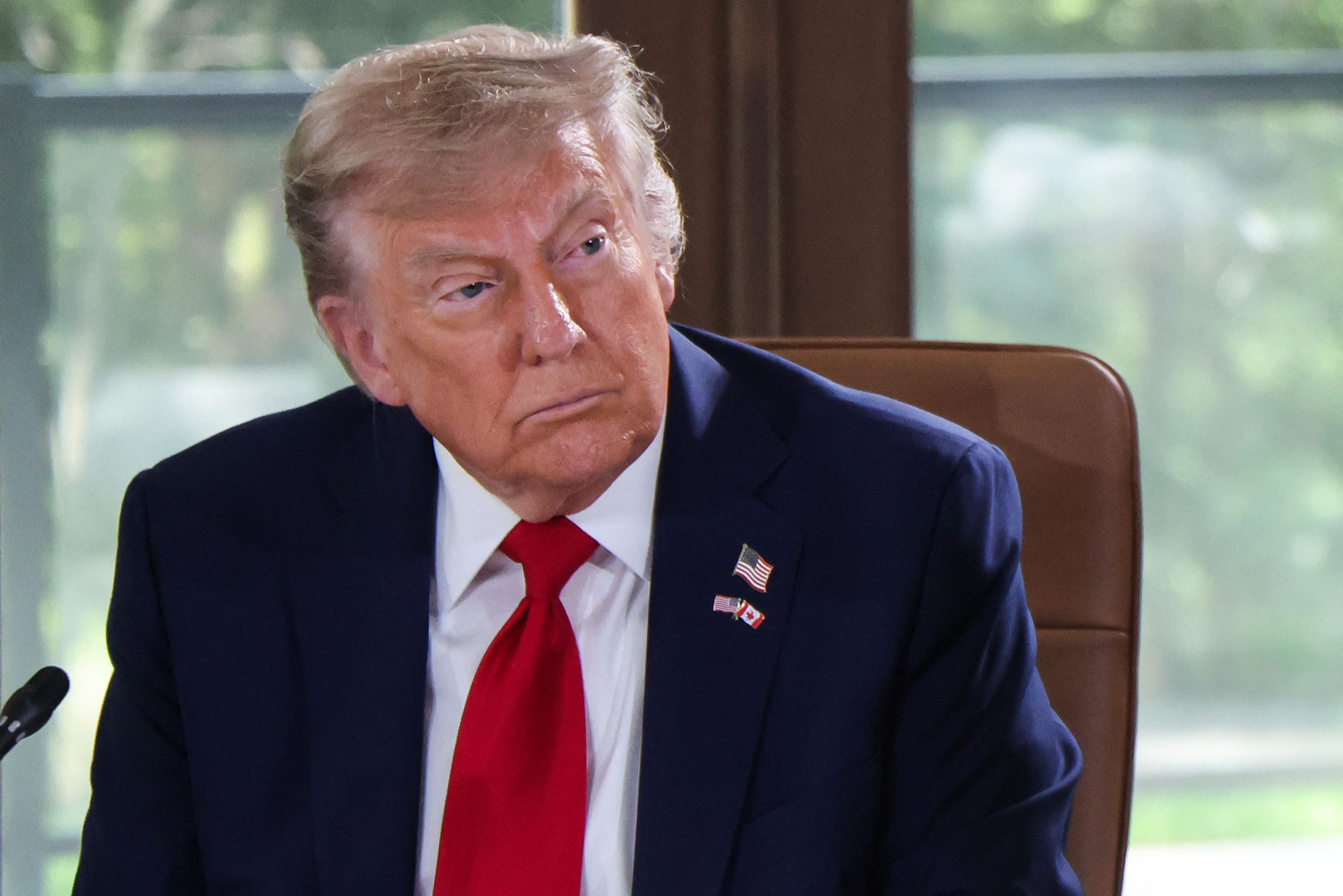 Die Unternehmensgruppe von Donald Trump will künftig Handys und Mobilfunktarife anbieten.