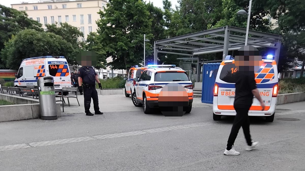 Heute.at - Raub und Messer-Attacke am Reumannplatz – 3 Verletzte