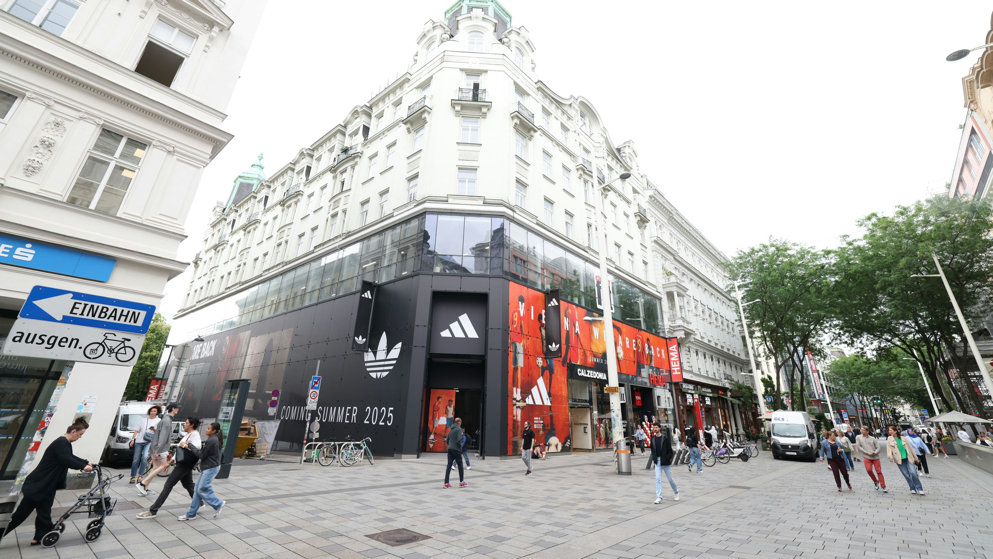 Heute.at - Adidas zieht in den alten Nike-Store auf der Mahü ein