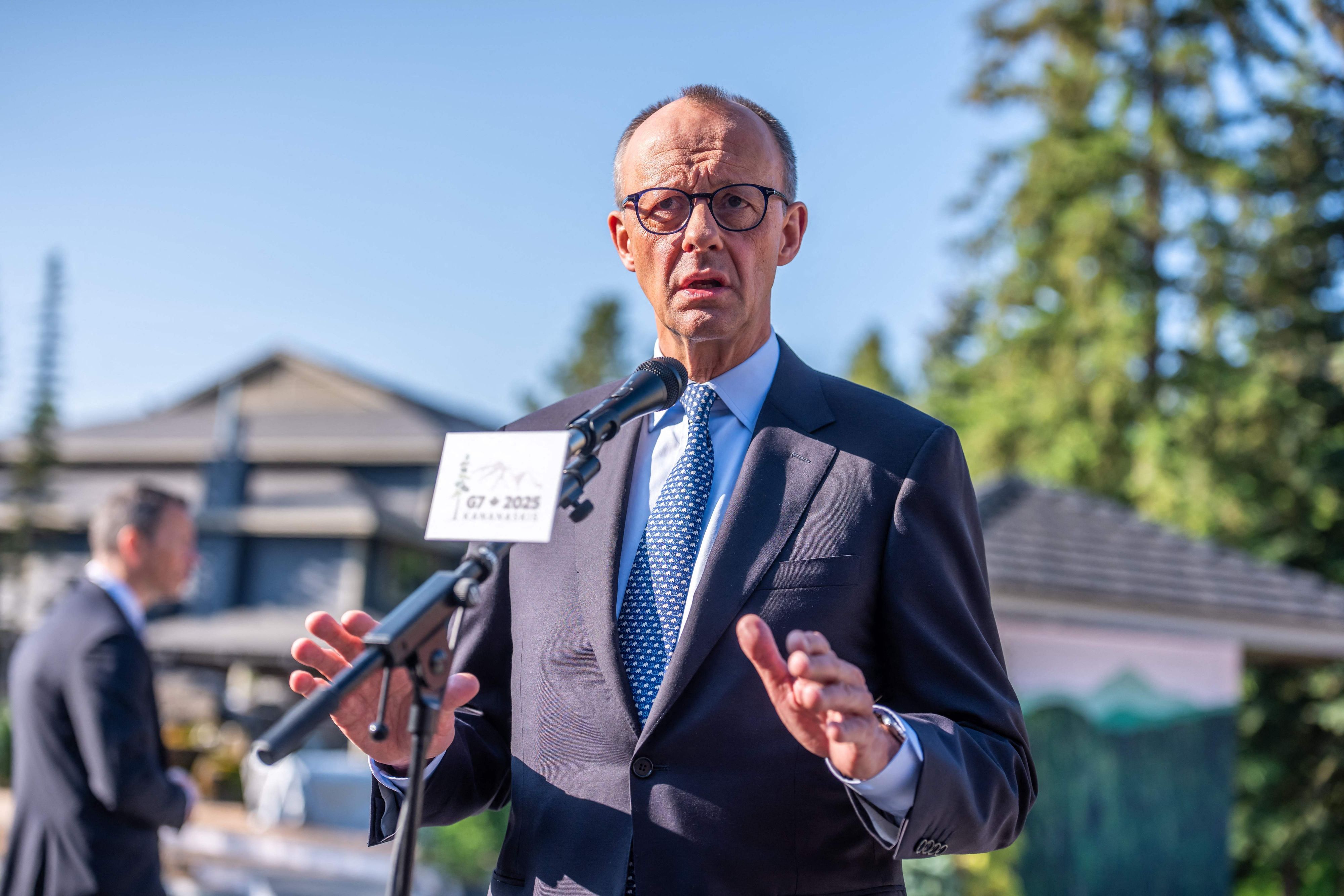 Der deutsche Bundeskanzler Friedrich Merz äußert sich zum eskalierenden Nahost-Konflikt.