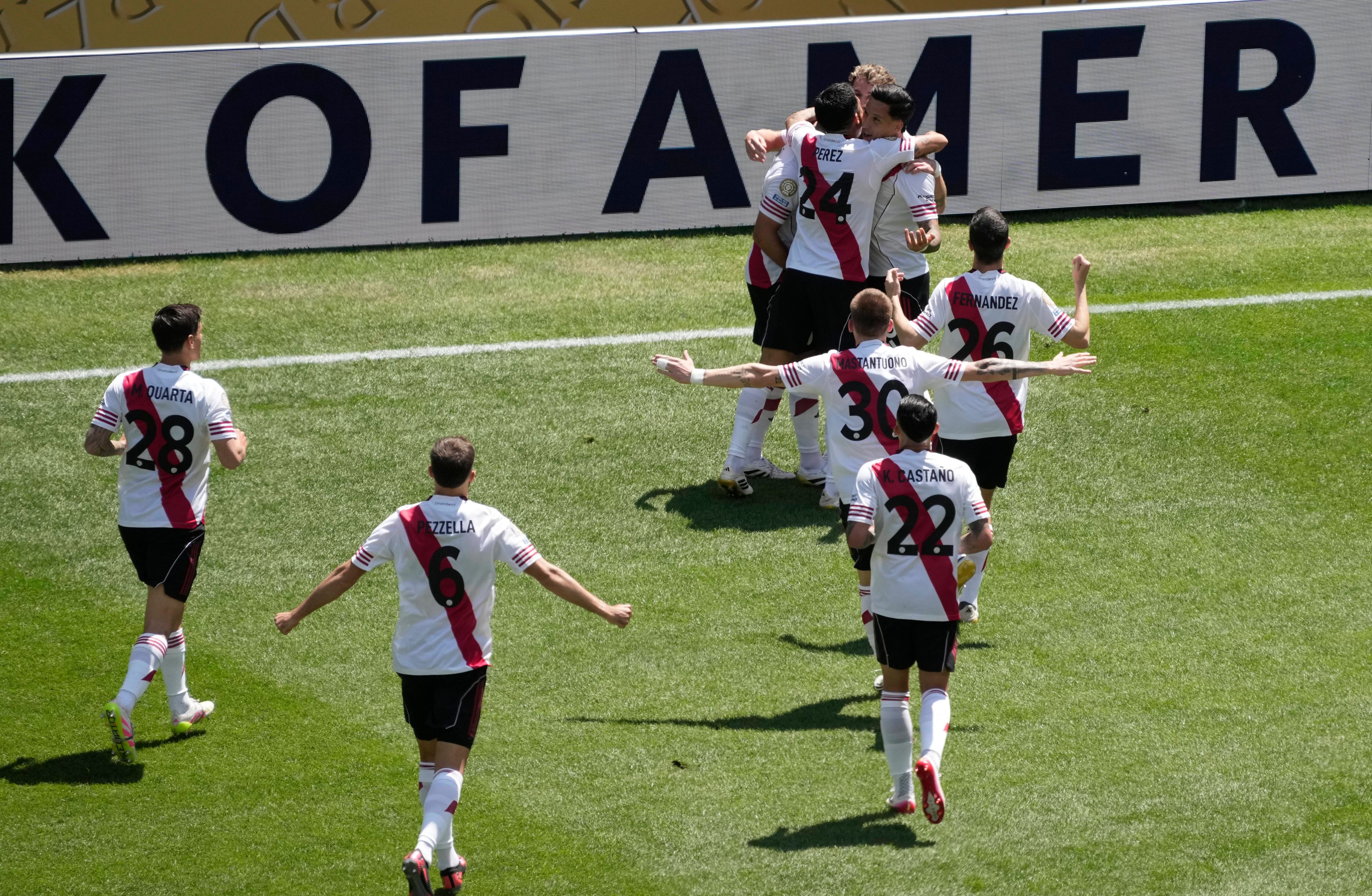 River Plate bejubelt den Klaren Sieg gegen die Urawa Red Diamonds. 
