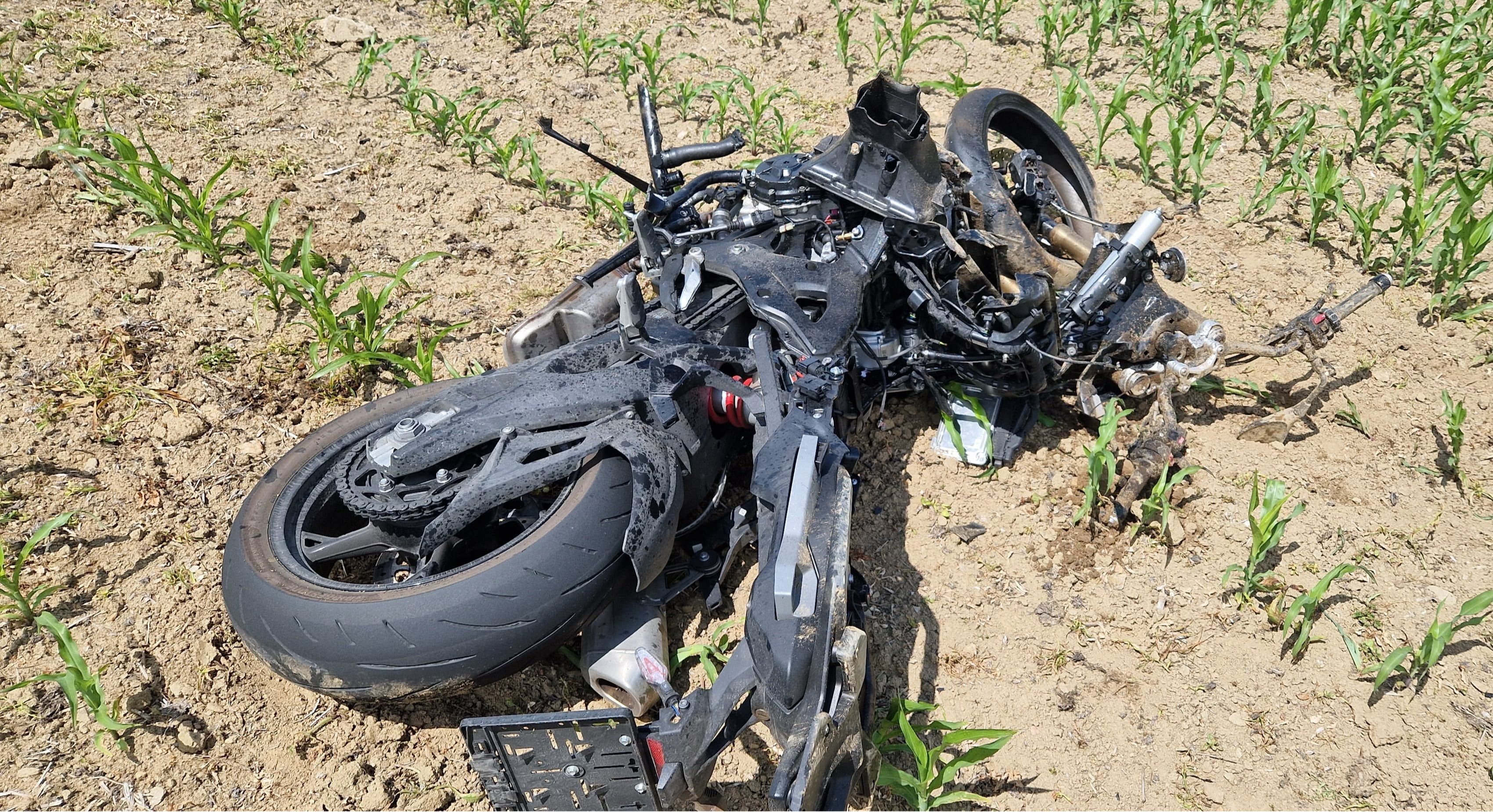 Motorradfahrer stirbt bei Frontalkollision mit Pkw.