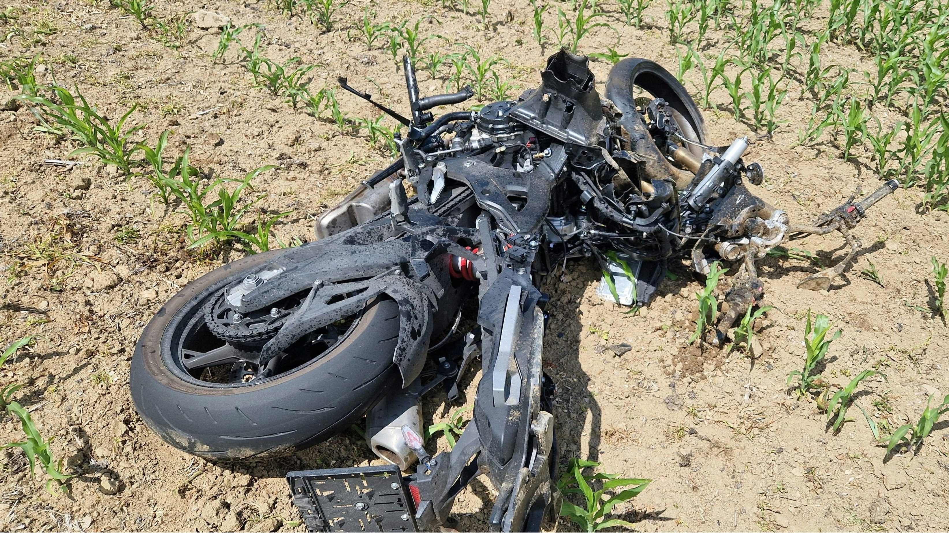 Motorradfahrer stirbt bei Frontalkollision mit Pkw