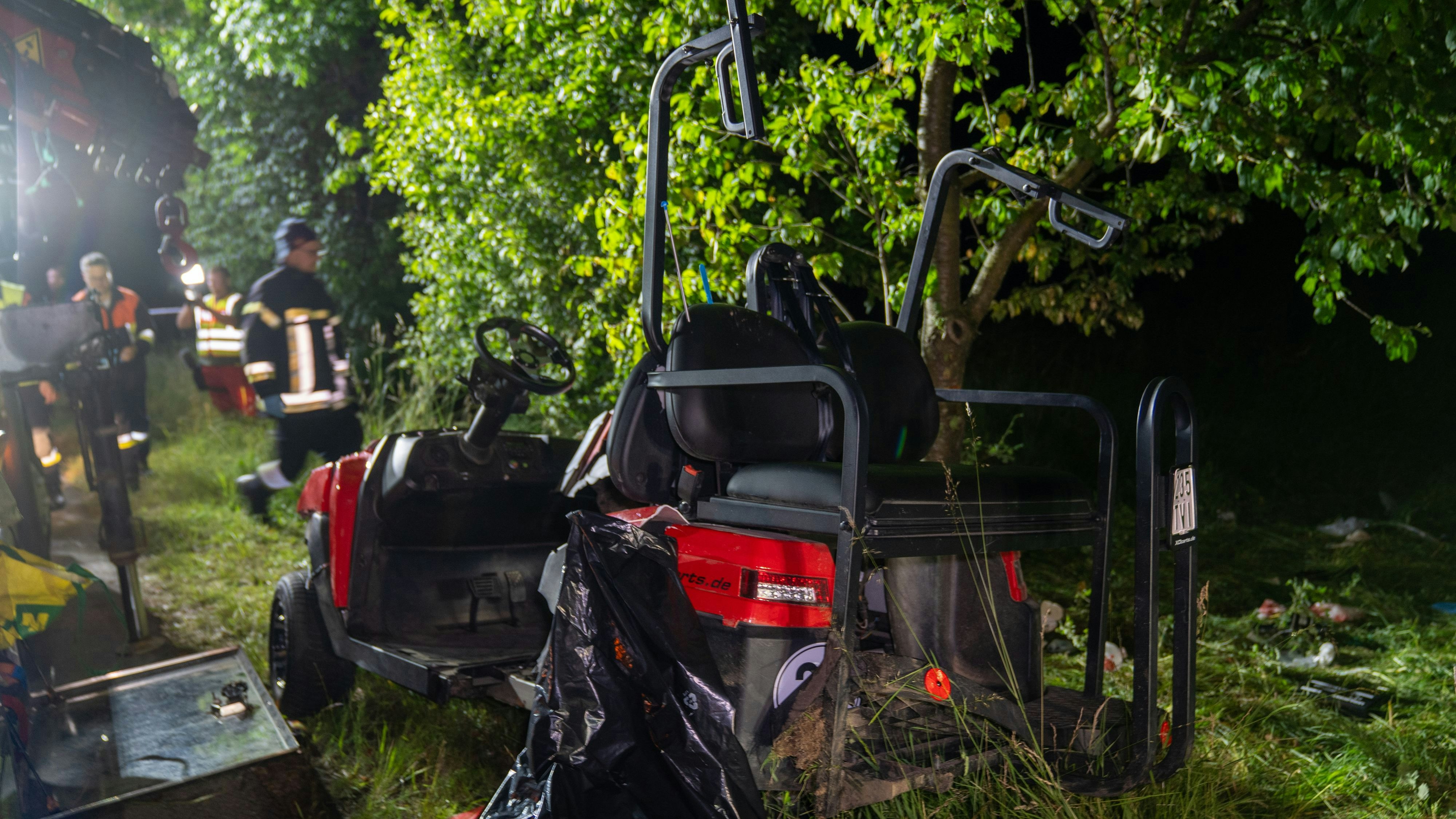Der Golf-Wagen wurde bei dem Unfall schwer beschädigt.