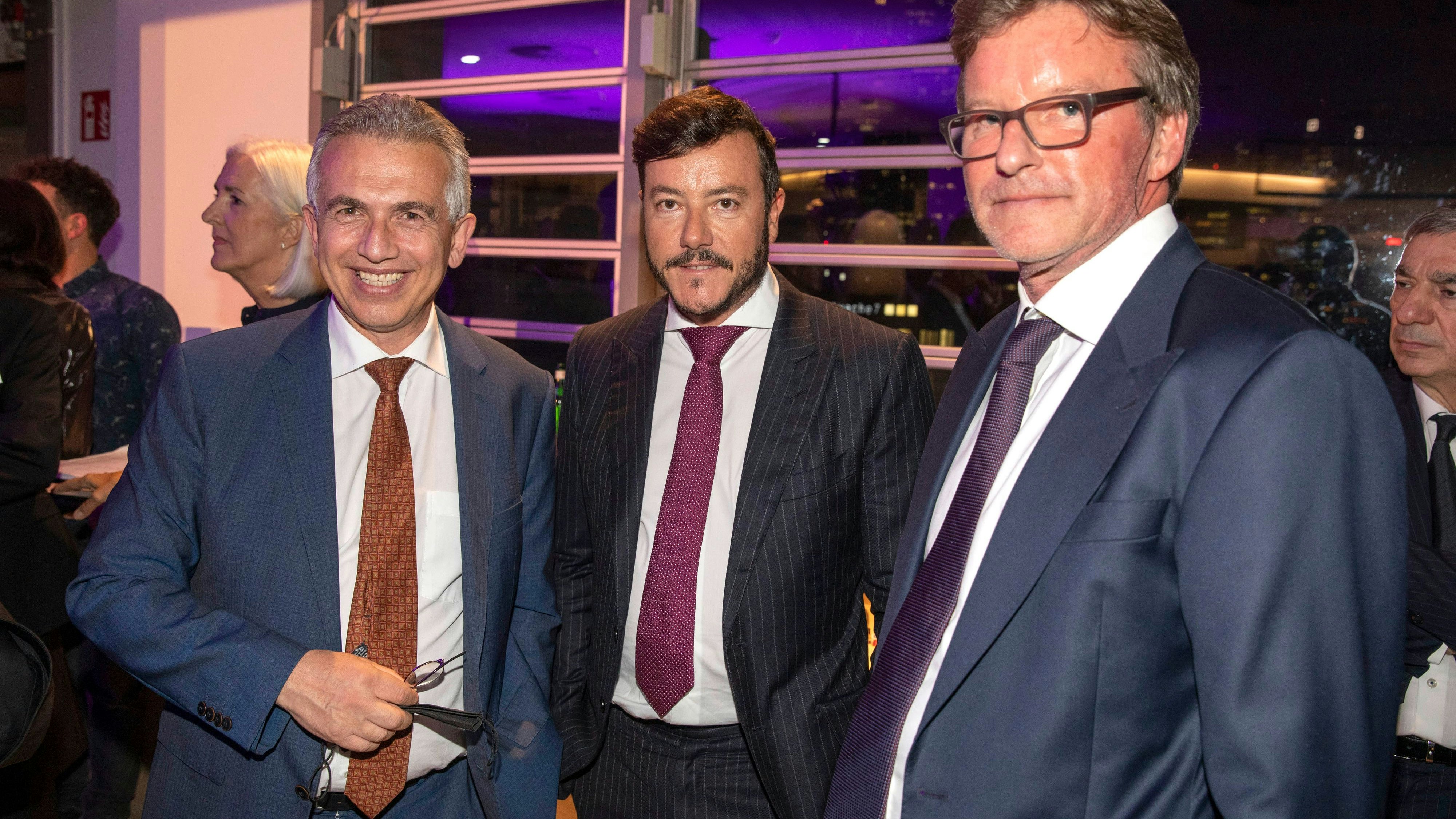 René Benko (M.) und sein ehemaliger Berater Dieter Berninghaus (r.) mit Frankfurts Bürgermeister Peter Feldmann 2021