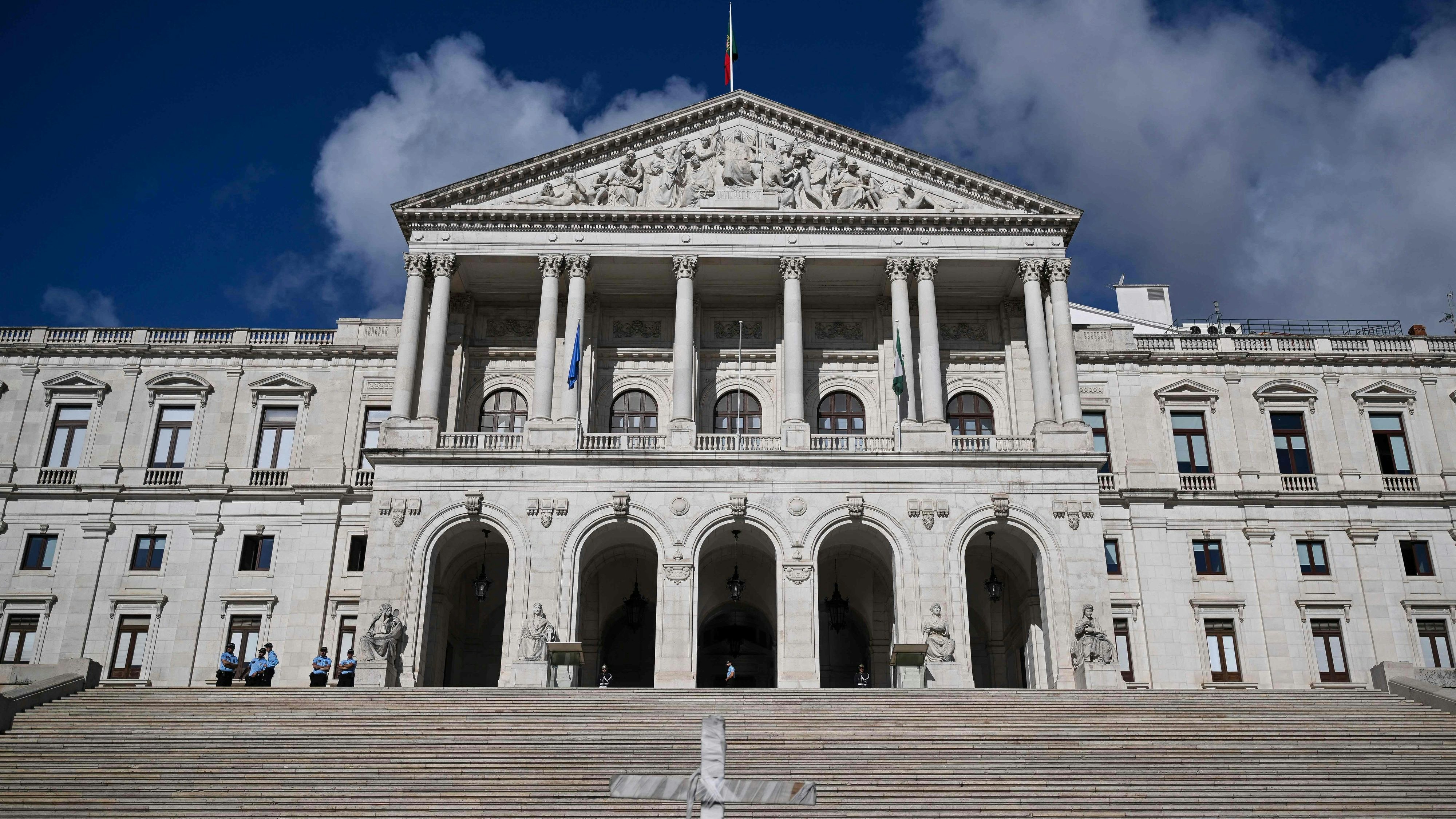 Heute.at - Terrorgruppe plante Anschläge auf das Parlament