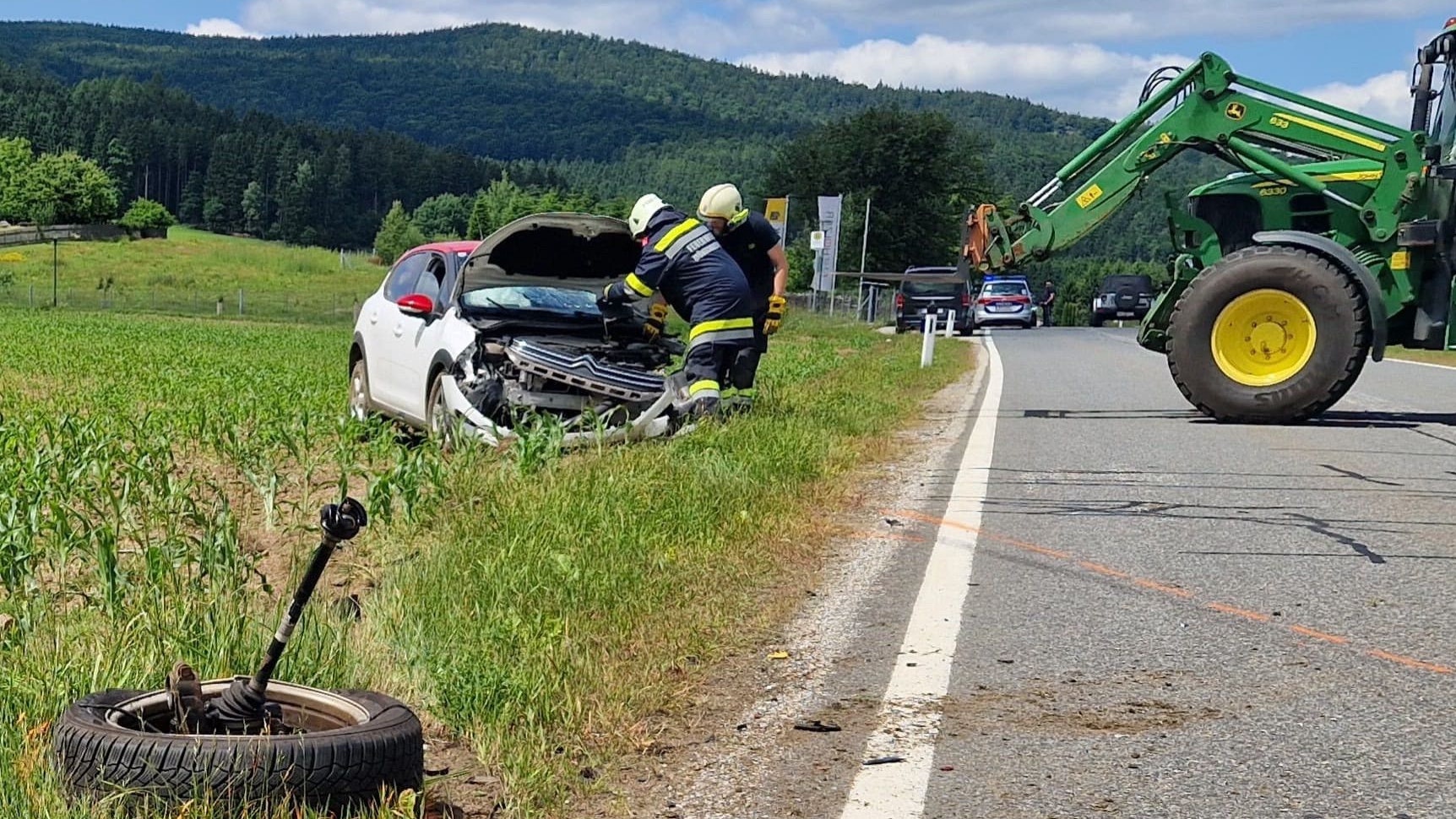 Motorrad-Lenker stirbt bei Verkehrsunfall mit Pkw-Fahrerin im Bezirk Melk