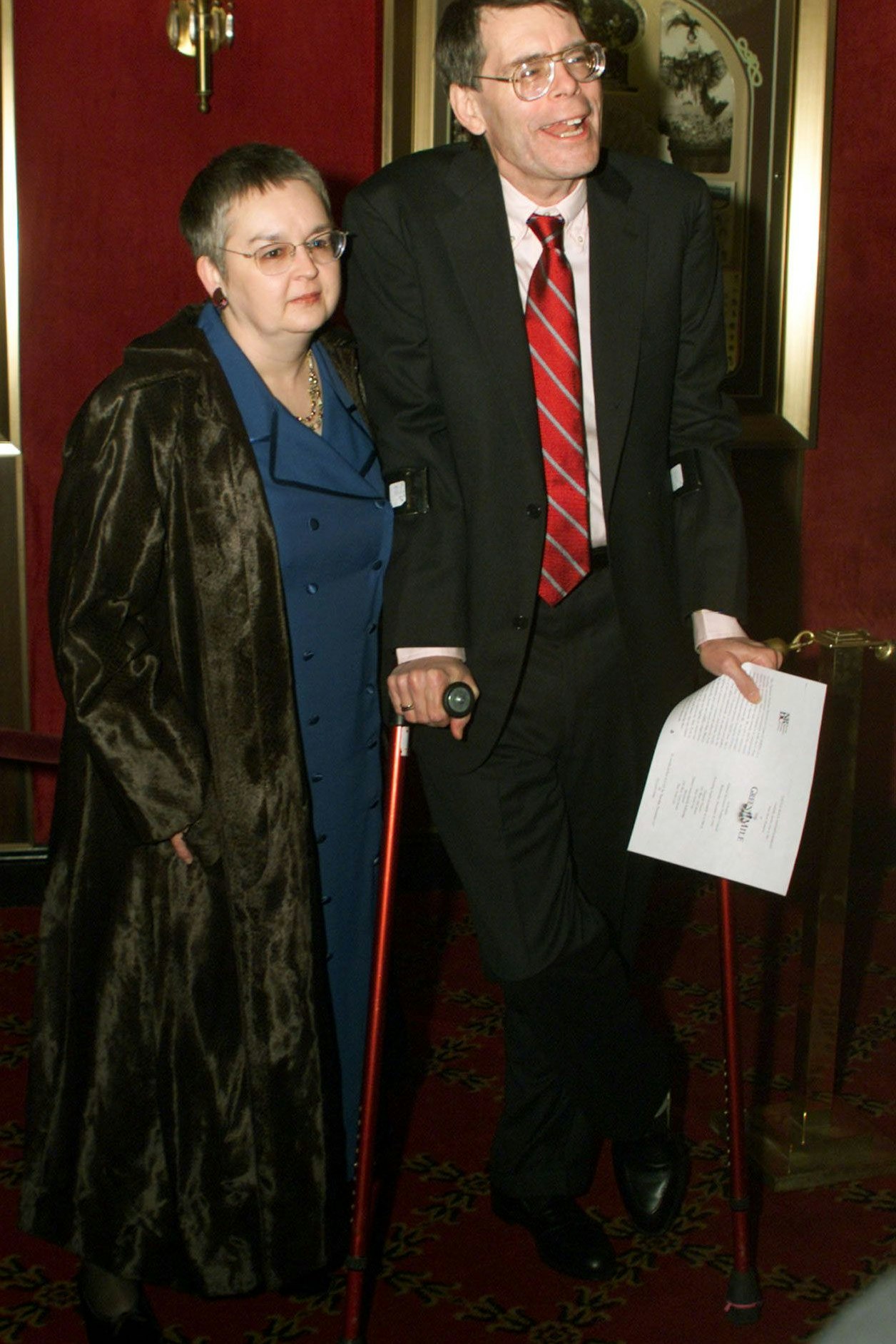 Stephen King 1999 mit Ehefrau Tabitha: Kurz davor war er beim Spazierengehen von einem betrunkenen Autolenker niedergefahren und schwer&nbsp;verletzt worden