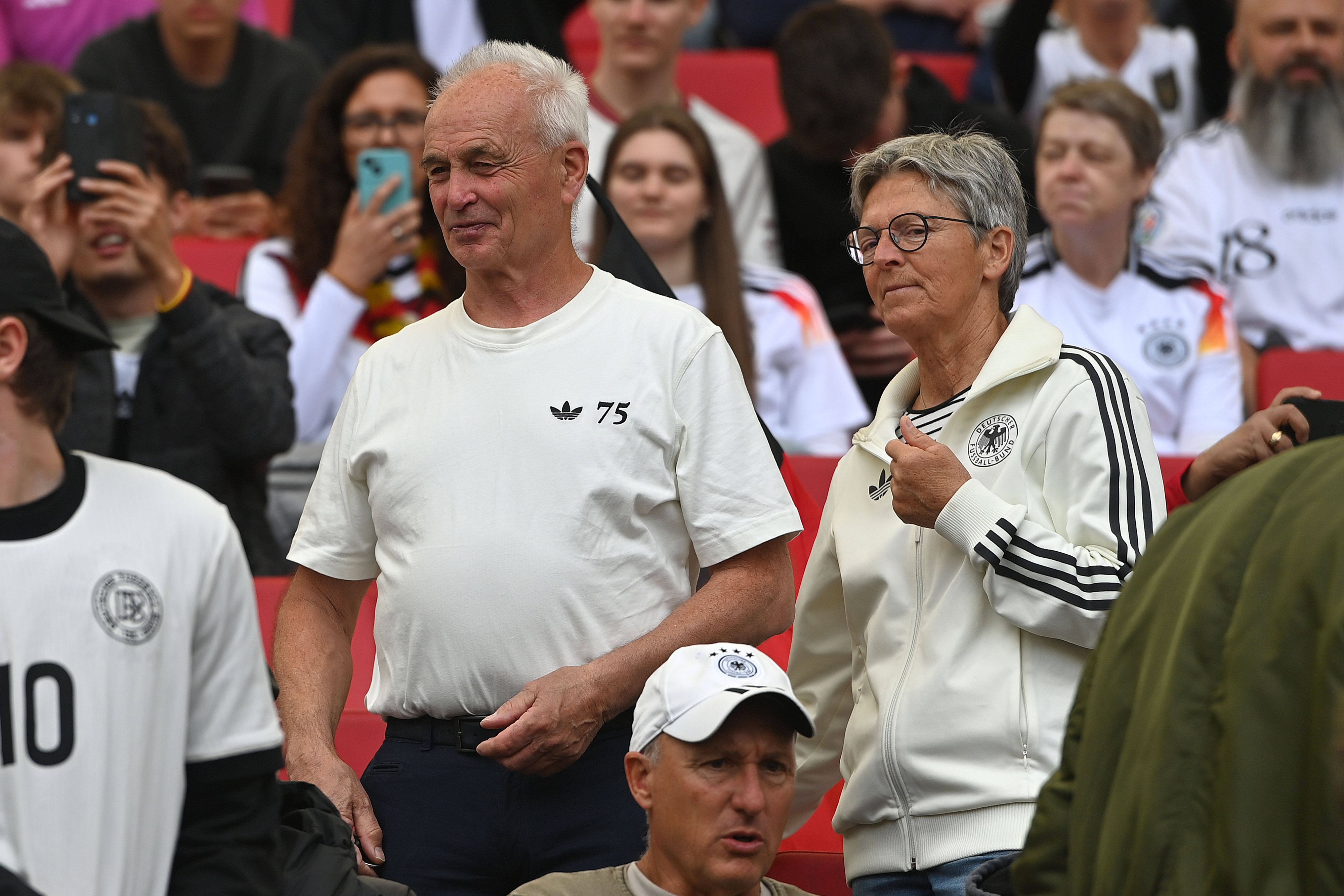 Hans Wirtz und Karin Groß, die Eltern von Fußball-Star Florian Wirtz. 