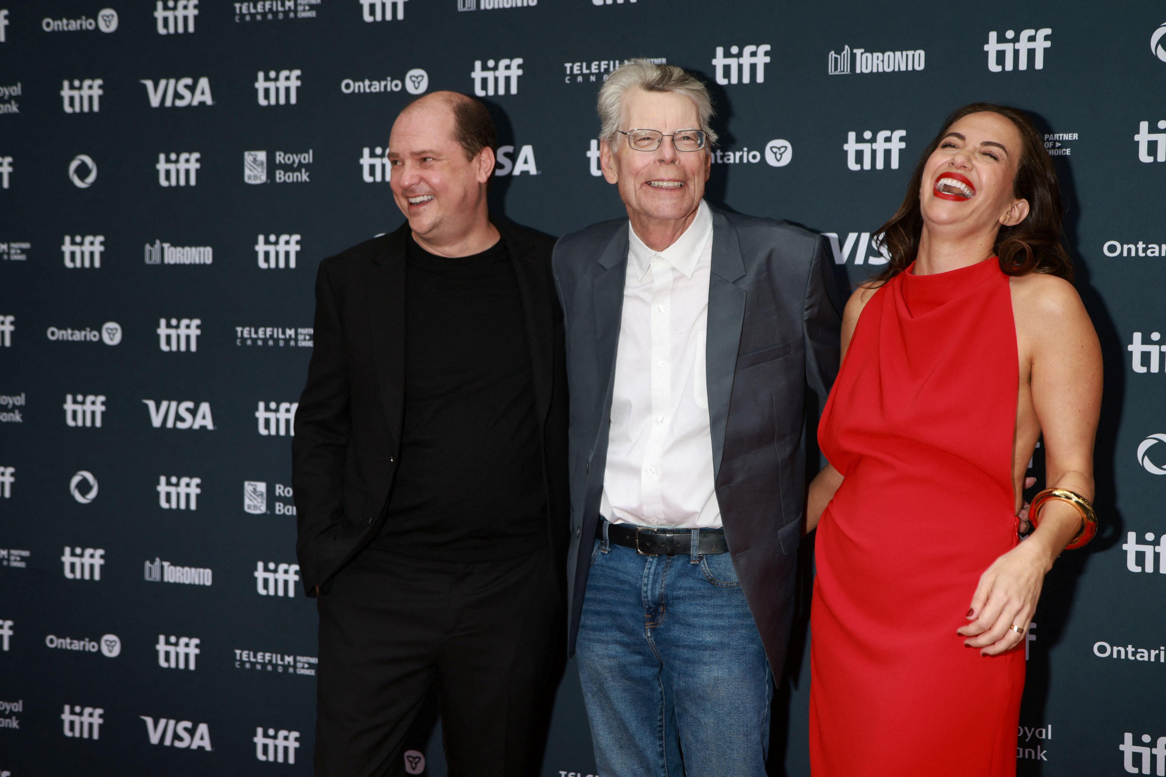 Stephen King mit Director Mike Flanagan, und Schauspielerin Kate Siegel bei der Premiere von "The Life of Chuck"
