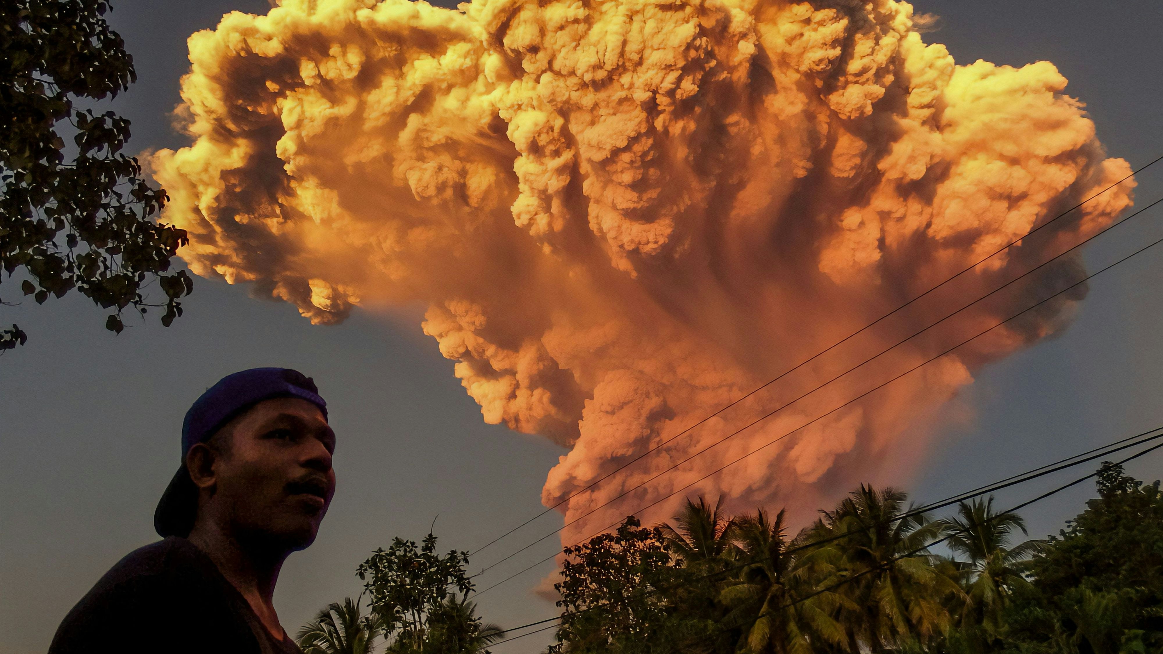 Heute.at - Vulkanausbruch auf Bali - Viele Flüge gestrichen