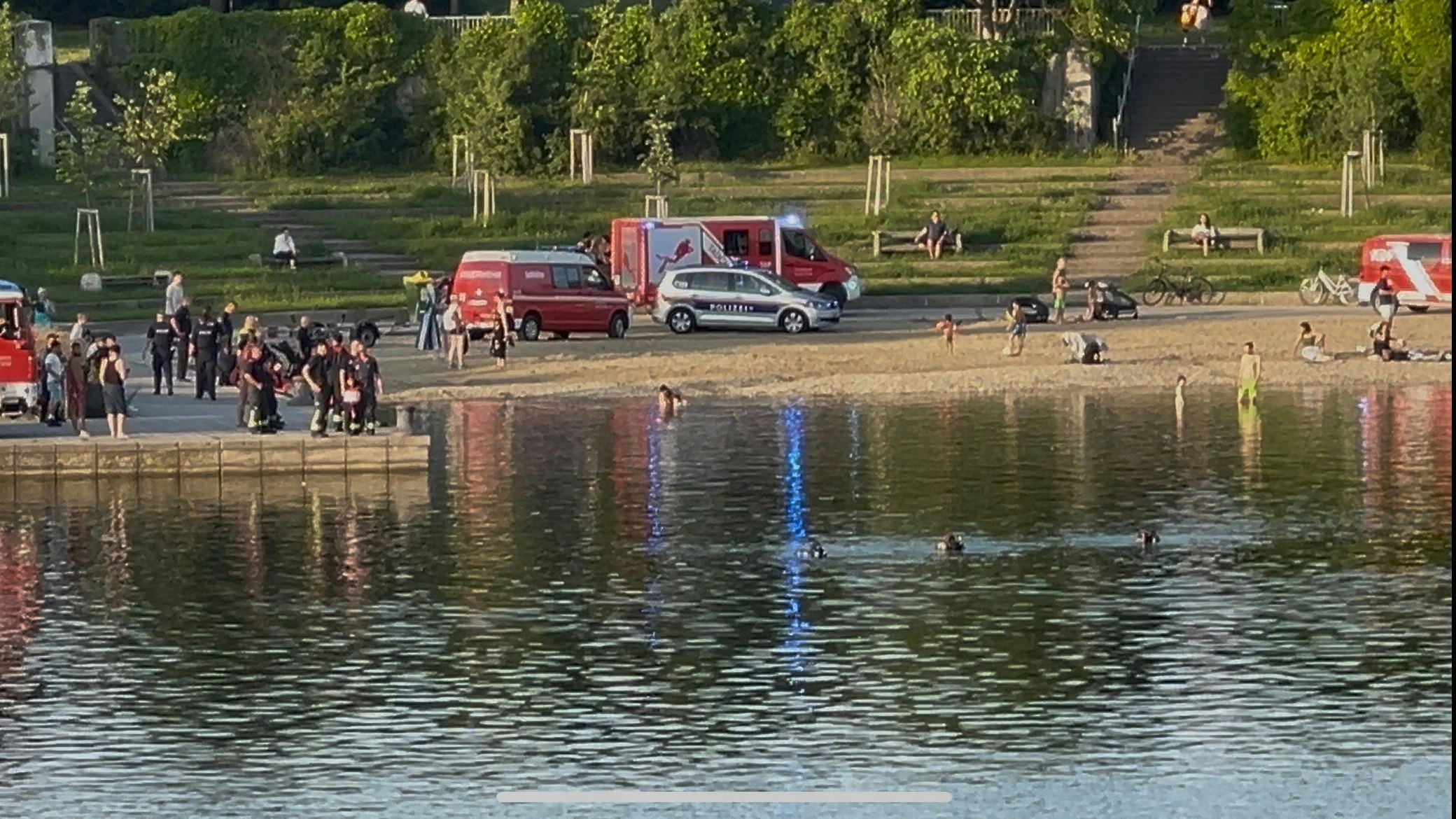 Heute.at - Drama in Wien! Frau stirbt nach Badeunfall