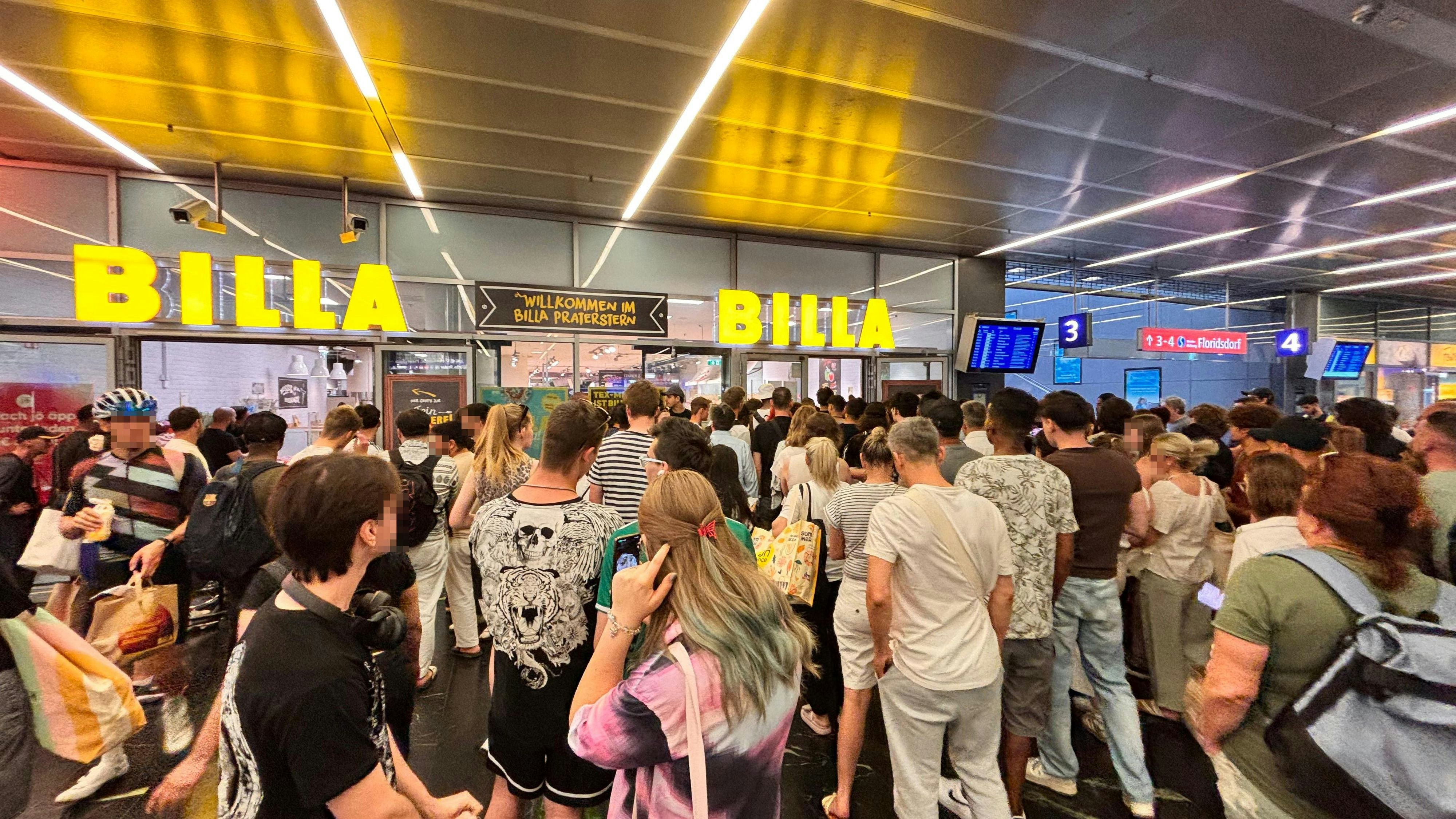 Heute.at - Hunderte Wiener stürmen Billa am Praterstern