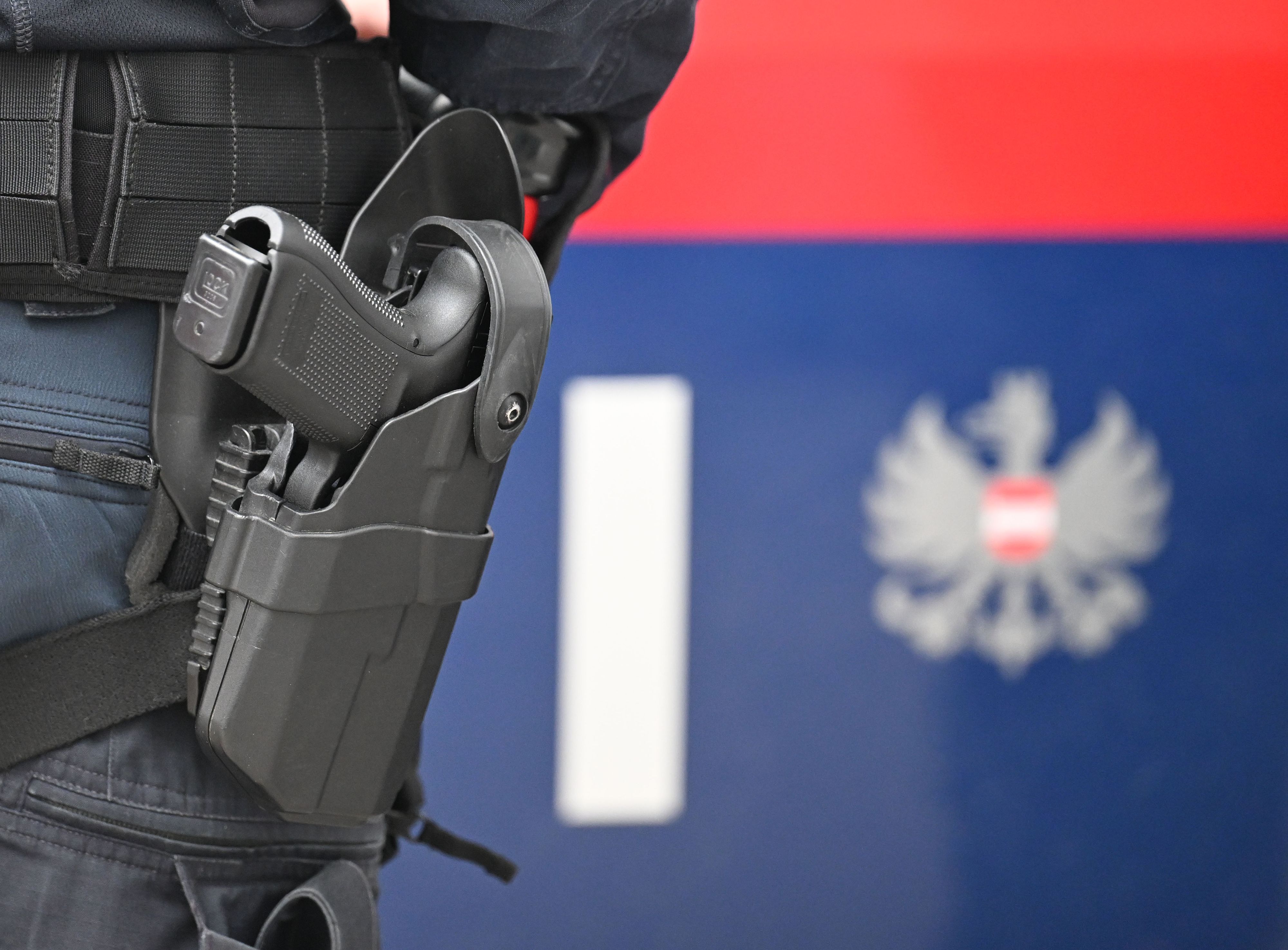 Gegen den Tatverdächtigen wurde ein Betretungs- und Annäherungsverbot ausgesprochen. (Symbolbild)