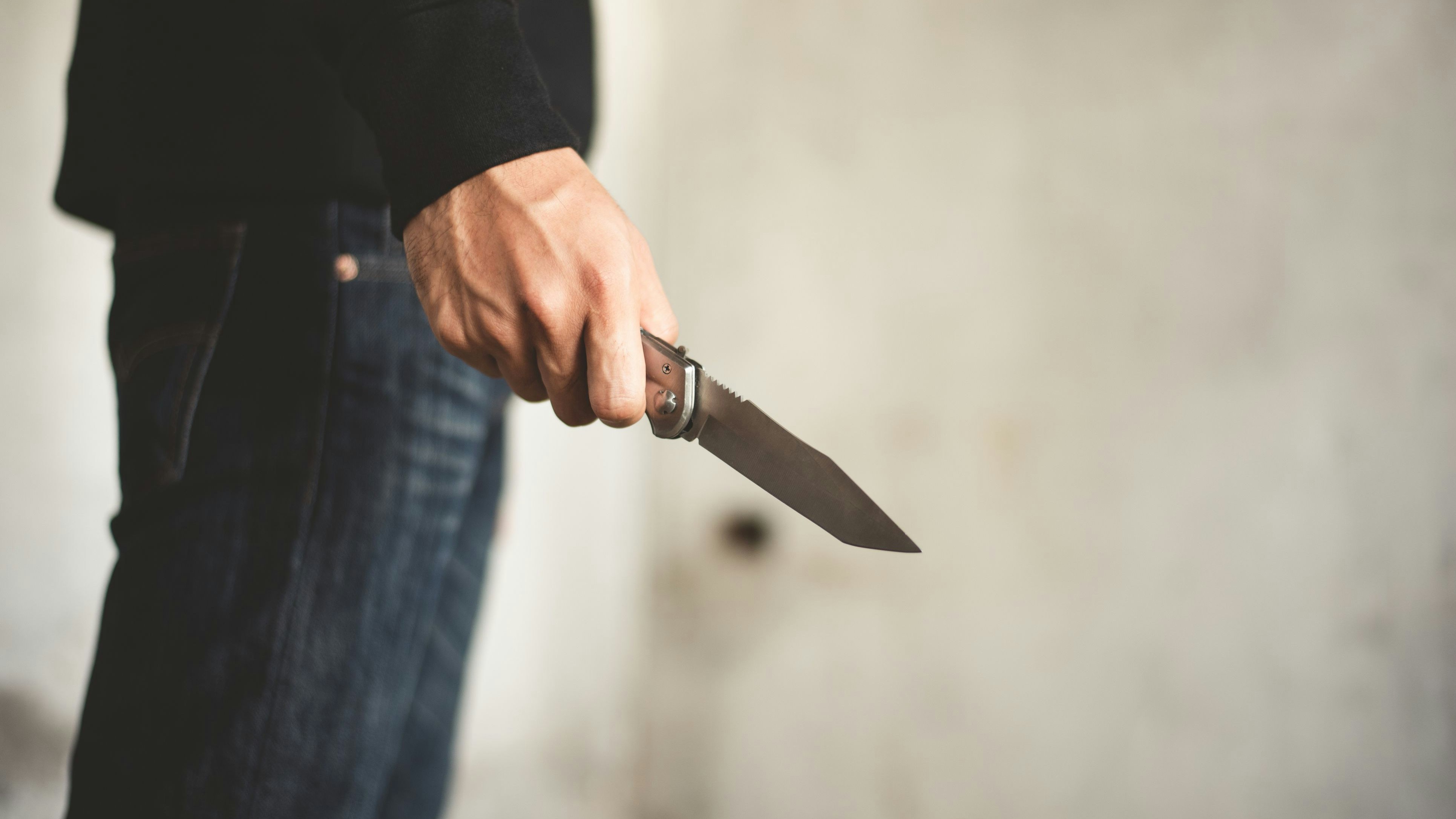 Heute.at - Polizei-Präsident fordert Waffenverbot und Messer-Stopp