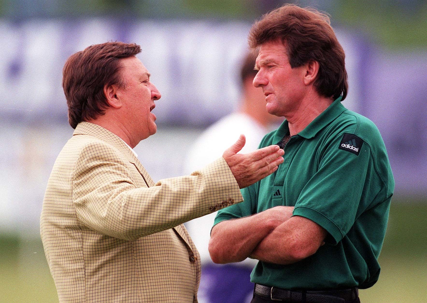 Egon Coordes (r.) 1995 im Diskurs mit Otto Baric