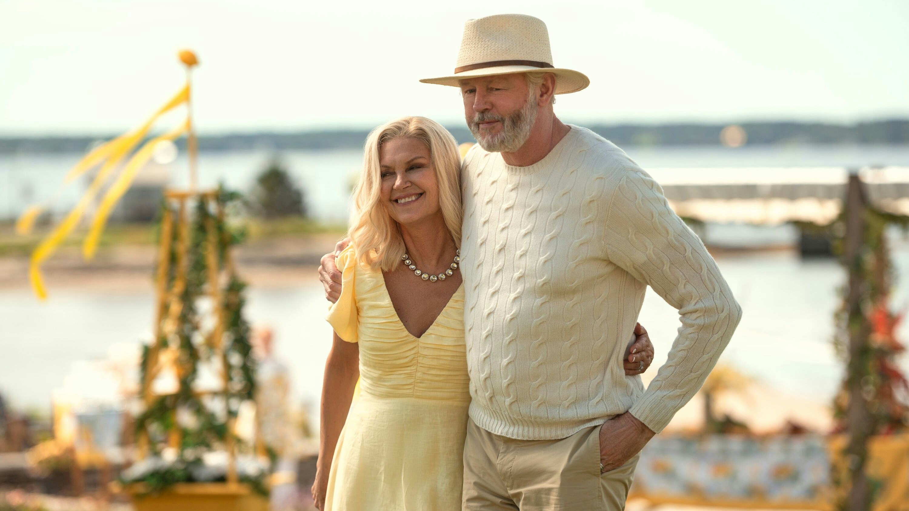 Der Patriarch: Harris Sinclair (Davis Morse) mit Ehefrau Tipper (Wendy Crewson)