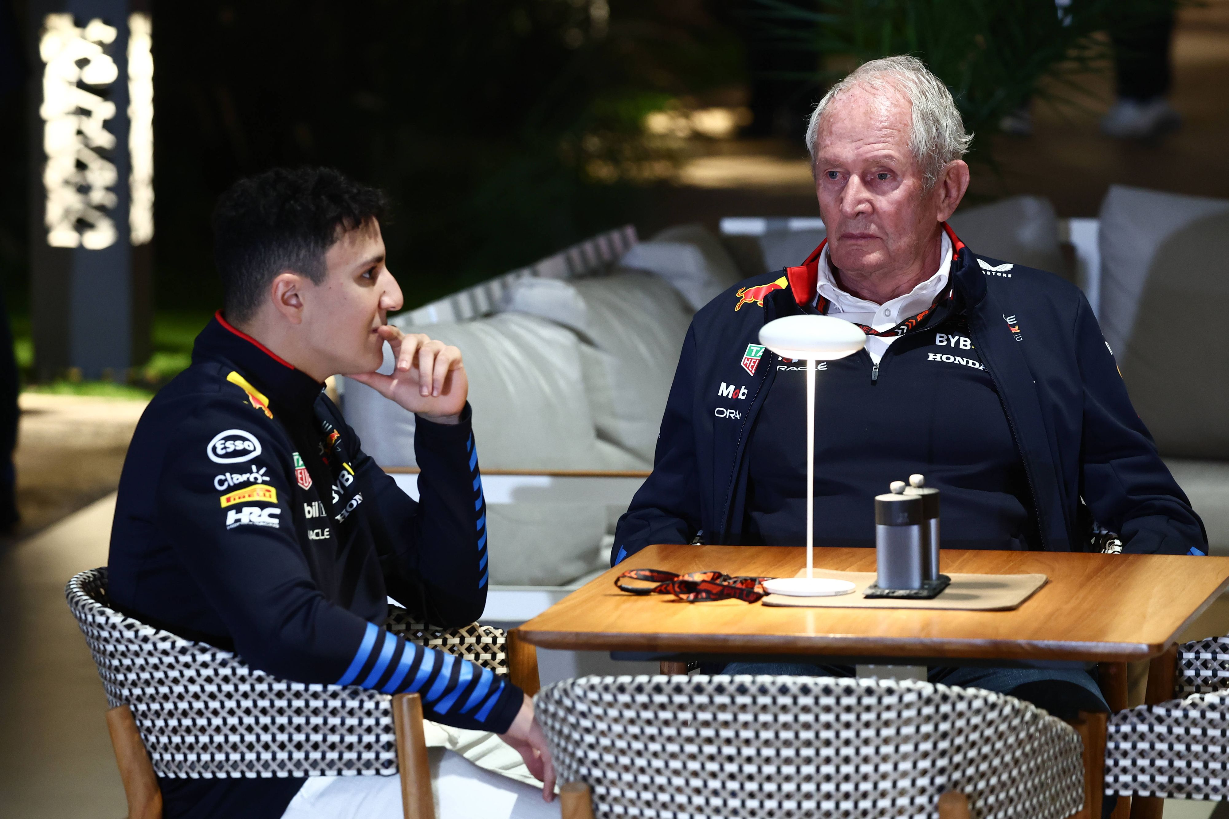 Isack Hadjar geht in der Formel 1 an den Start, auch dank der Hilfe von Red-Bull-Berater Helmut Marko. 