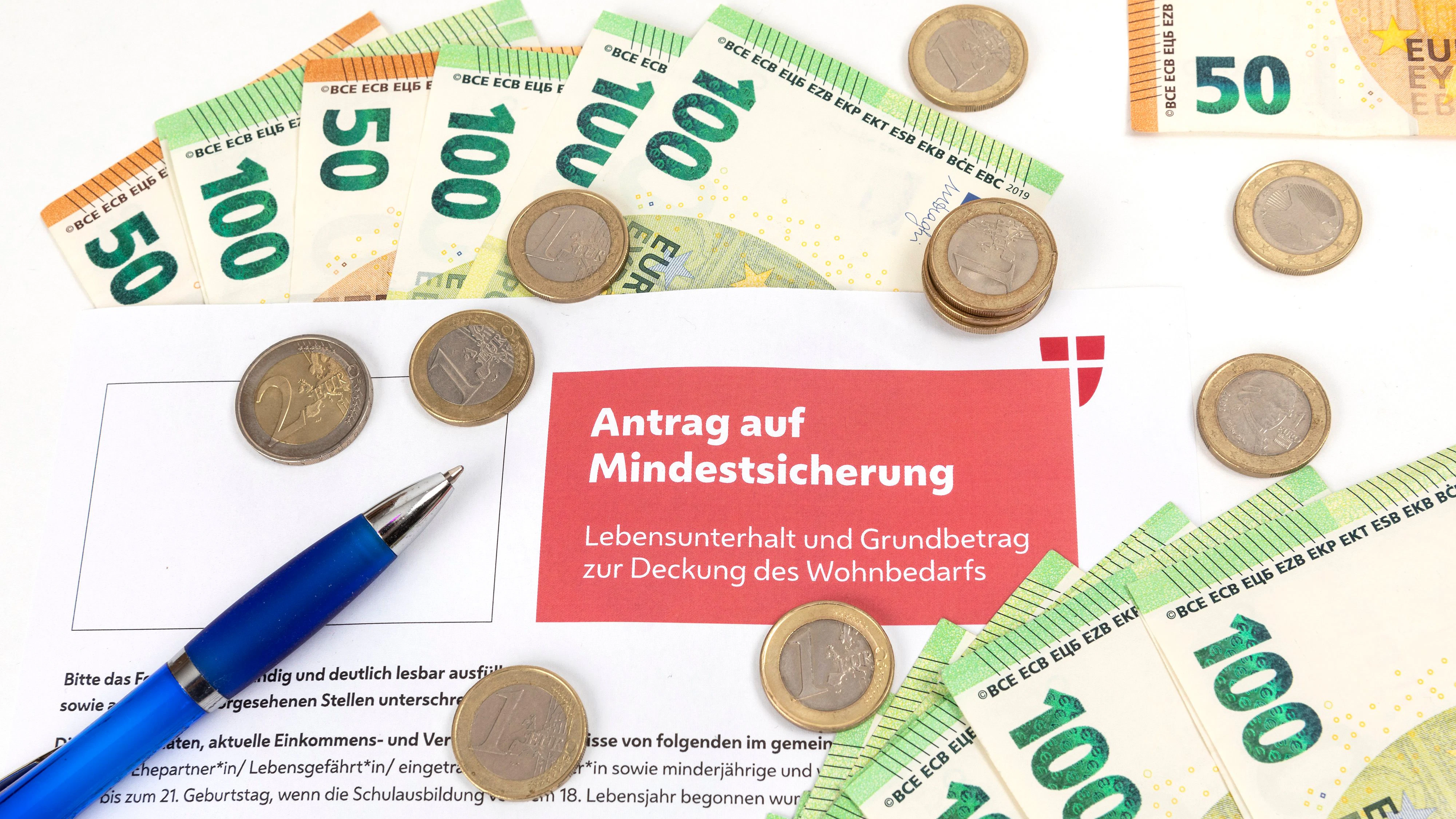 Heute.at - Familie mit 9.000 € Sozialhilfe bekommt 800 € weniger