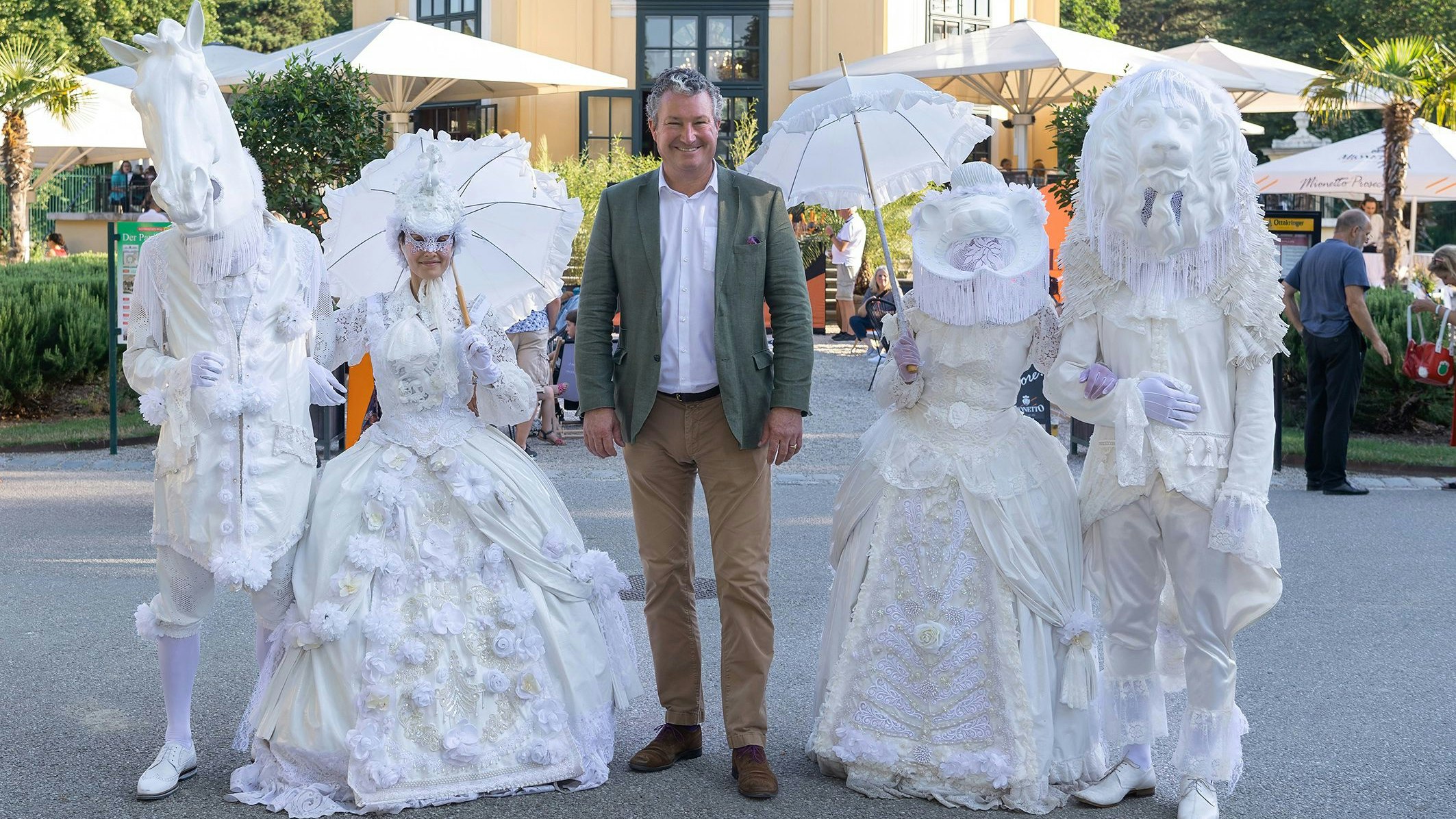 Der ganze Tiergarten verwandelt sich in ein bewegendes Kunstwerk.