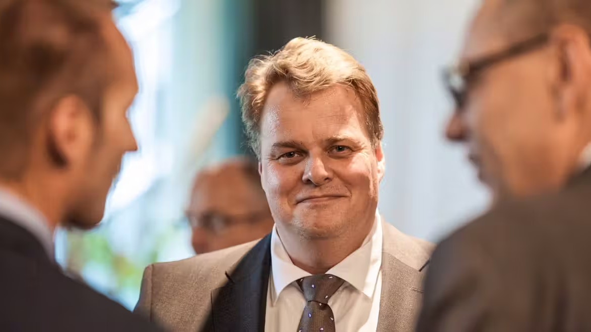 Heute.at - Zukunftsforscher sagt, wie uns KI-Buddy bald hilft