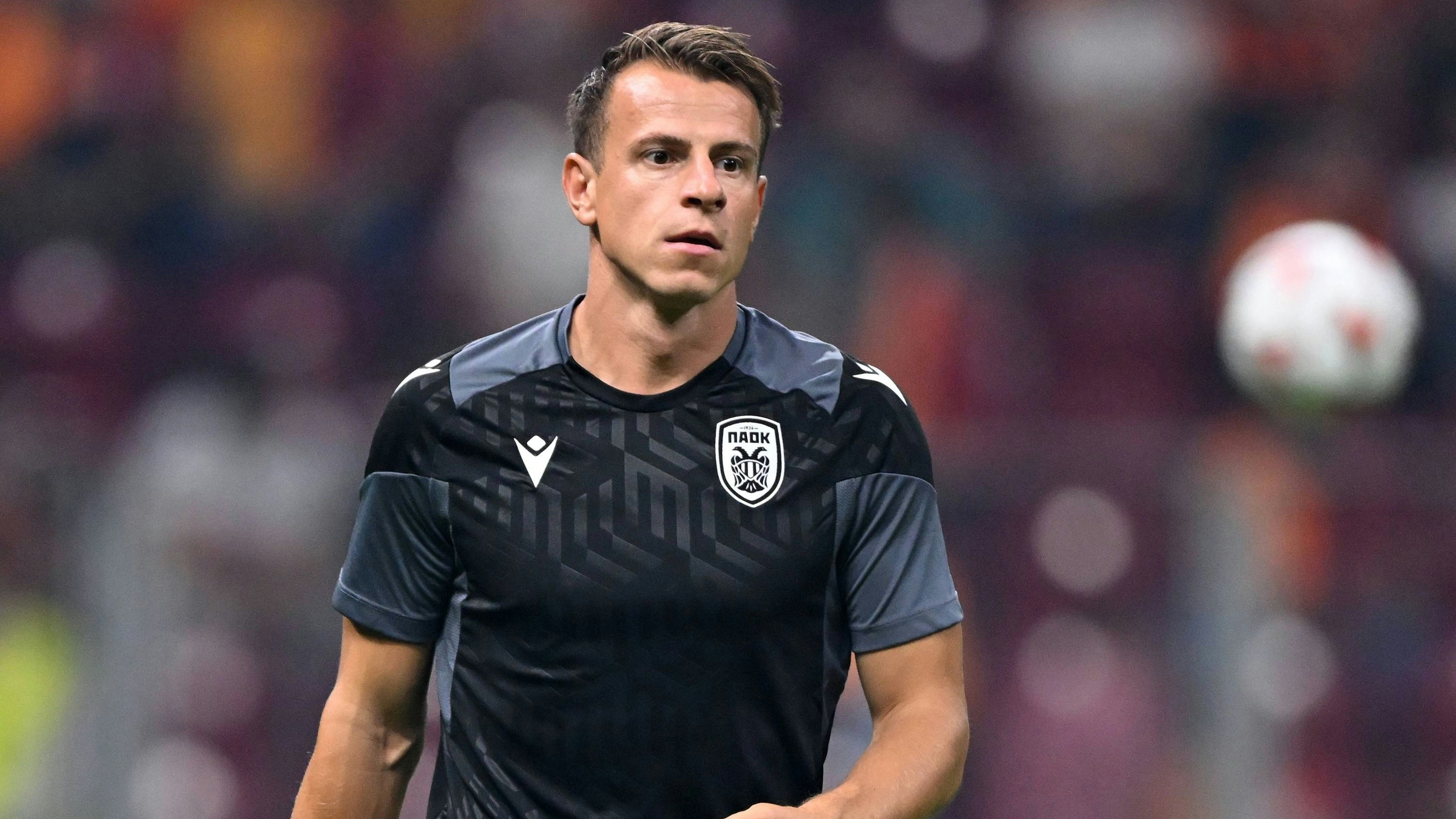 ISTANBUL - Stefan Schwab of PAOK Saloniki during the UEFA Europa League match between Galatasaray SK and PAOK FC at the Ali Sami Yen Spor Kompleksi stadium on Sept. 25, 2024 in Istanbul, Turkey. ANP Hollandse Hoogte UEFA Europa League 2024/25 League Phase MD1 2024/25 xVIxANPxSportx/xGerritxvanxKeulenxIVx 509882111 originalFilename: 509882111.jpg