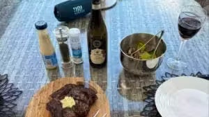 Heute.at - Politikerin postet Dinner und spottet über arme Leute