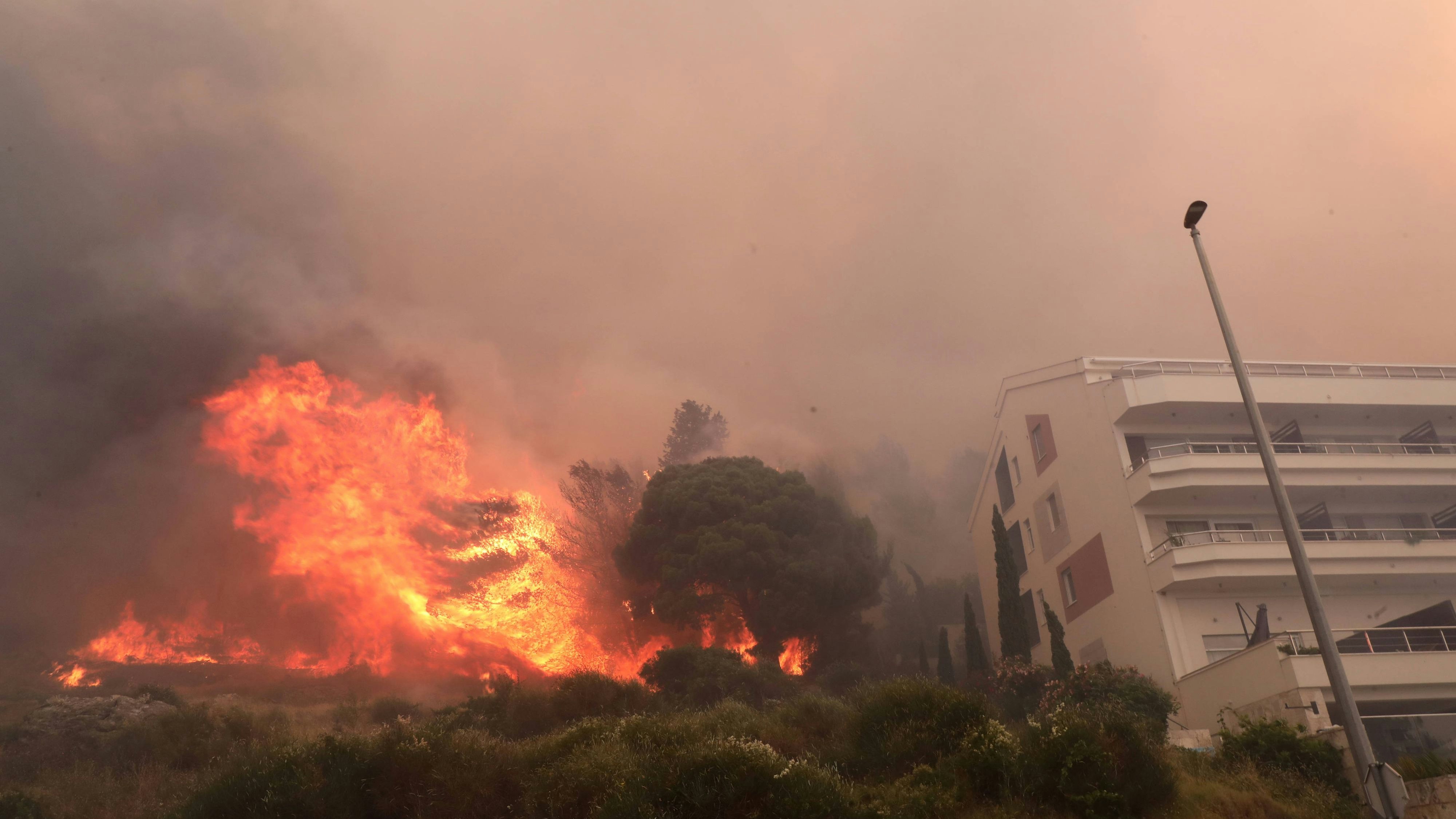 Heute.at - Halbes Gesicht verbrannt – Inferno an der Adria