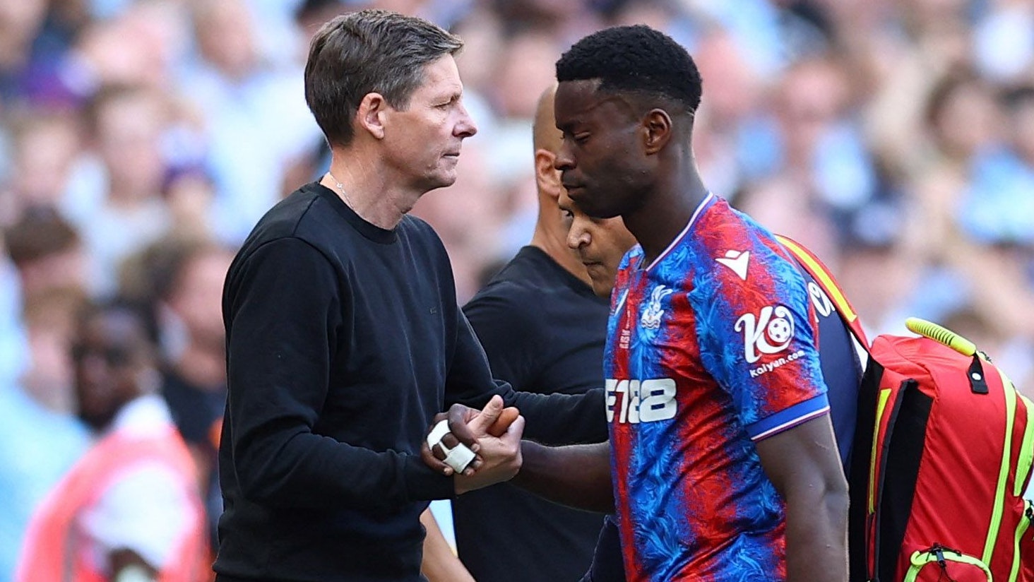 Ctystal-Palace-Trainer Oliver Glasner und Star-Spieler Marc Guehi. 