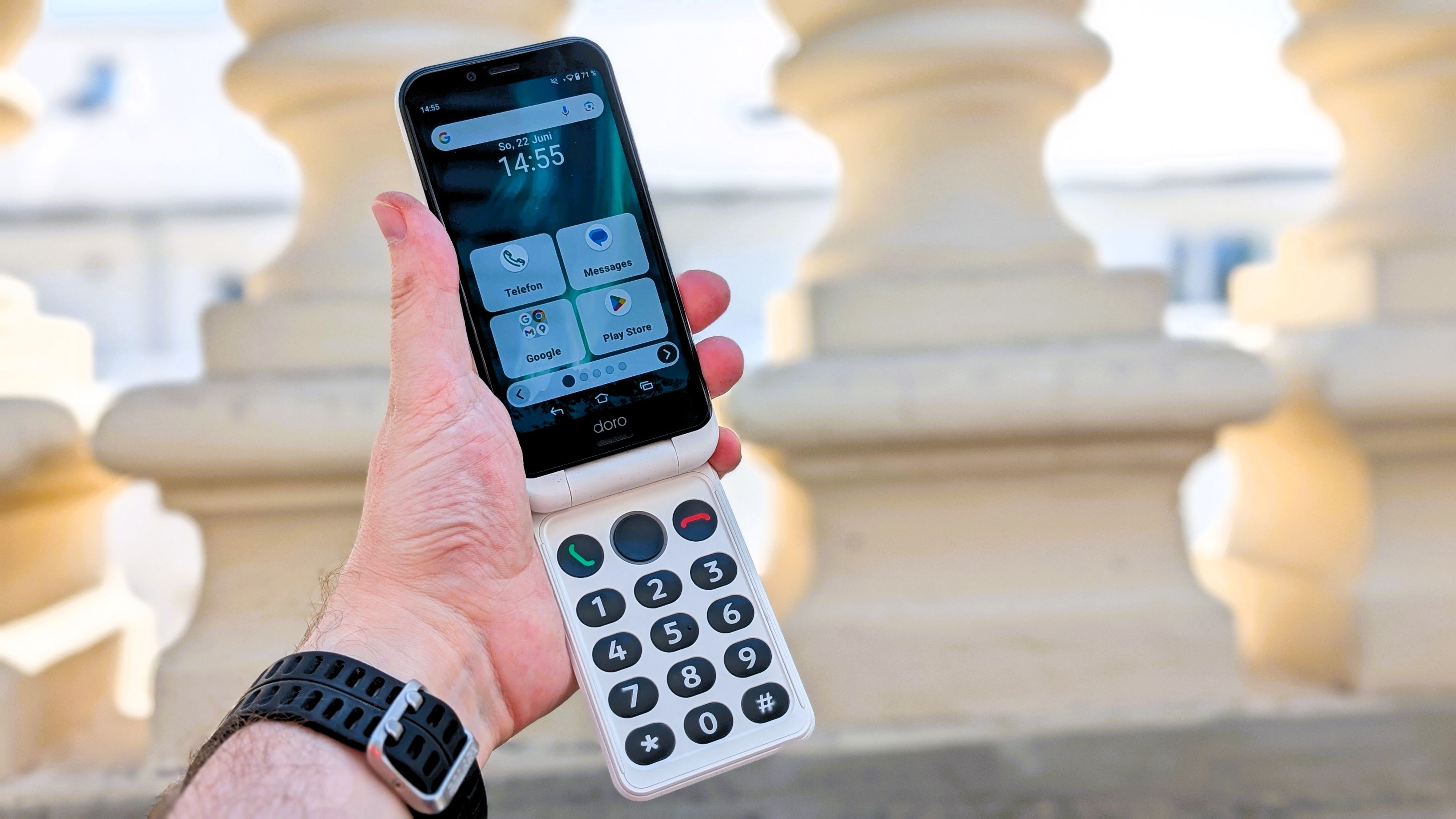 Das Doro Aurora A20 reduziert weniger auf Funktionen – sondern reduziert die Komplexität.