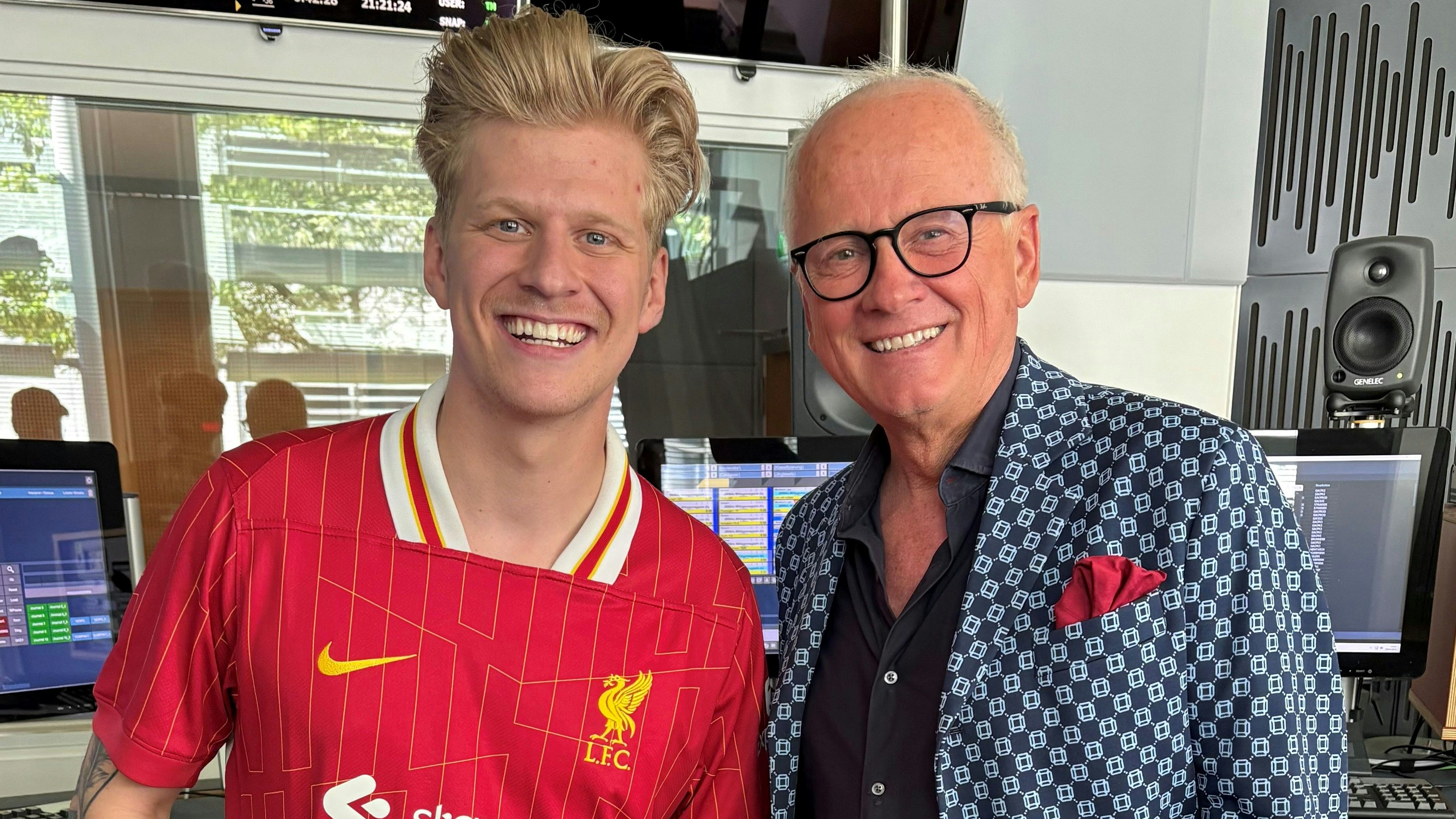 Musik-Ikone und "Altes Eisen" Andy Marek (r.) mit "Kryptonite"-Sänger Thorsteinn Einarsson.