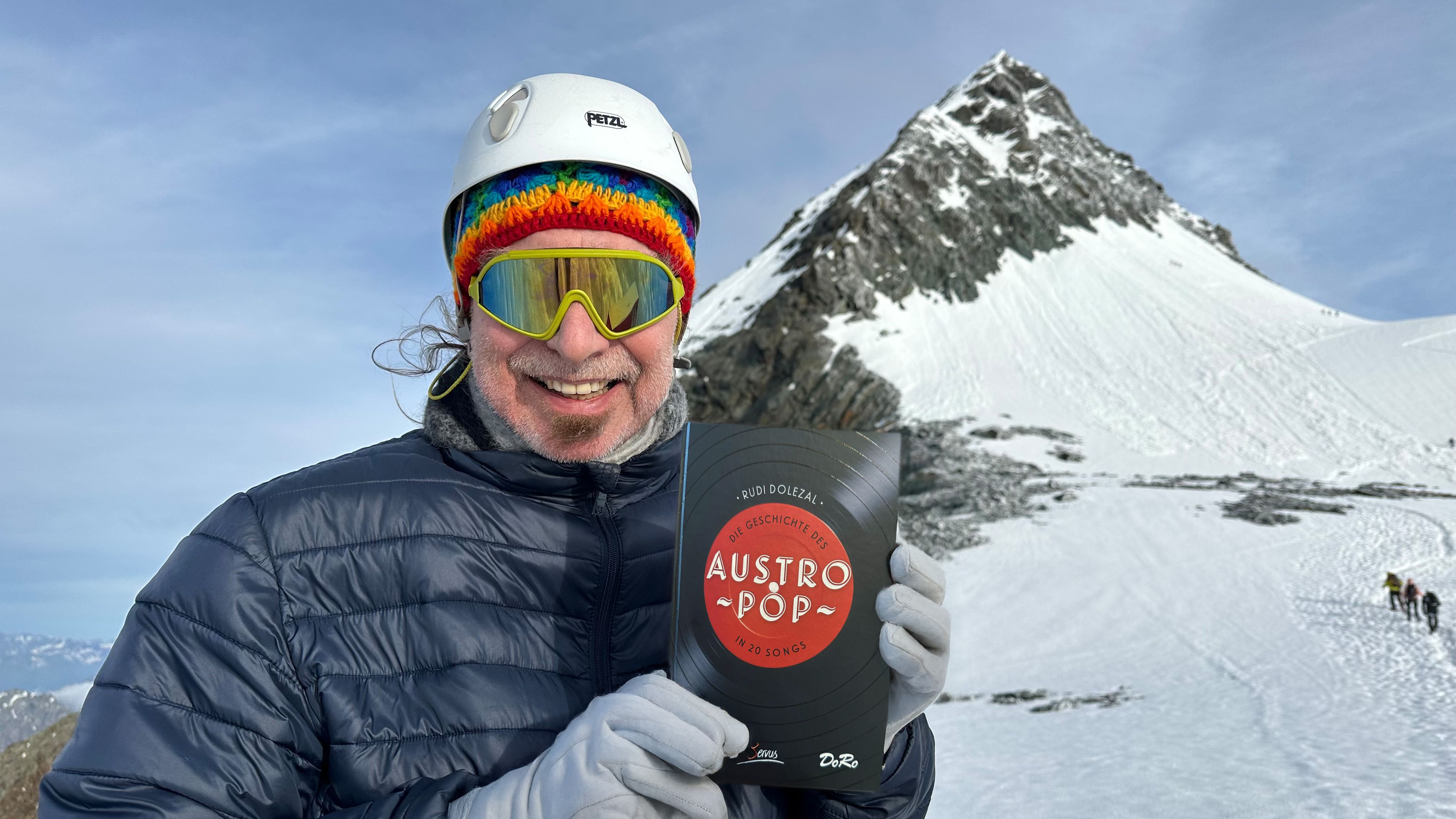Rudi Dolezal erobert den Großglockner mit seinem Austropop Buch.