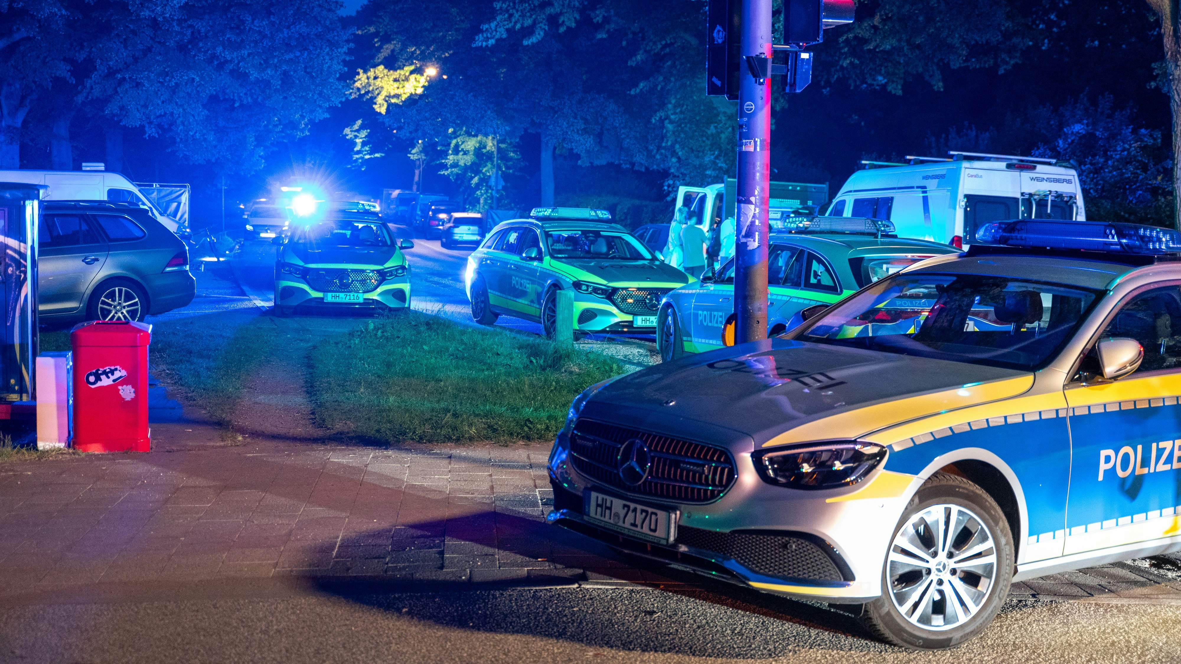 Heute.at - 17-Jähriger in Park mit Messer niedergestochen