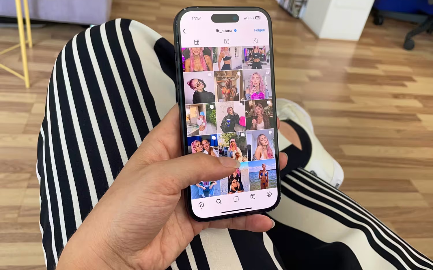 Es gibt immer mehr KI generierte Models auf Social Media Plattformen zu finden. Eines der bekanntesten KI-generierten Models ist Aitana Lopez.