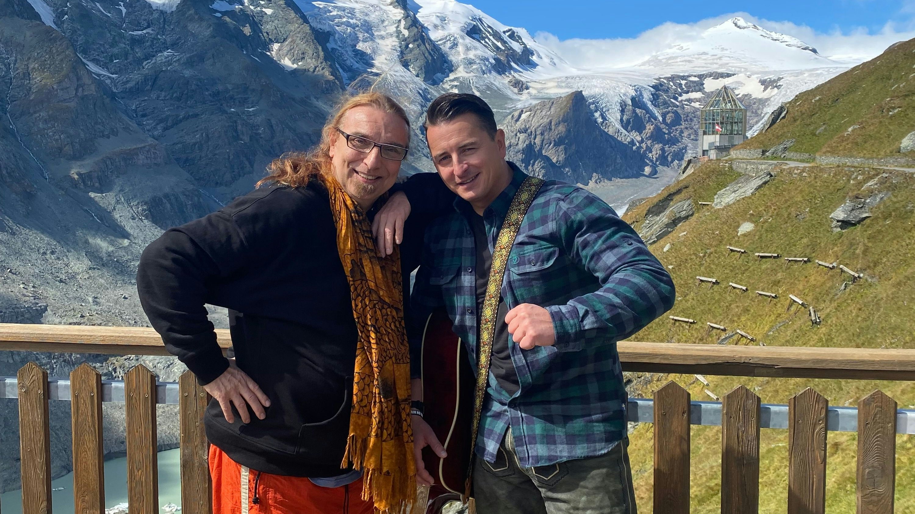 Dolezal mit Gabalier 2021 beim höchsten Konzert am Großglockner. 