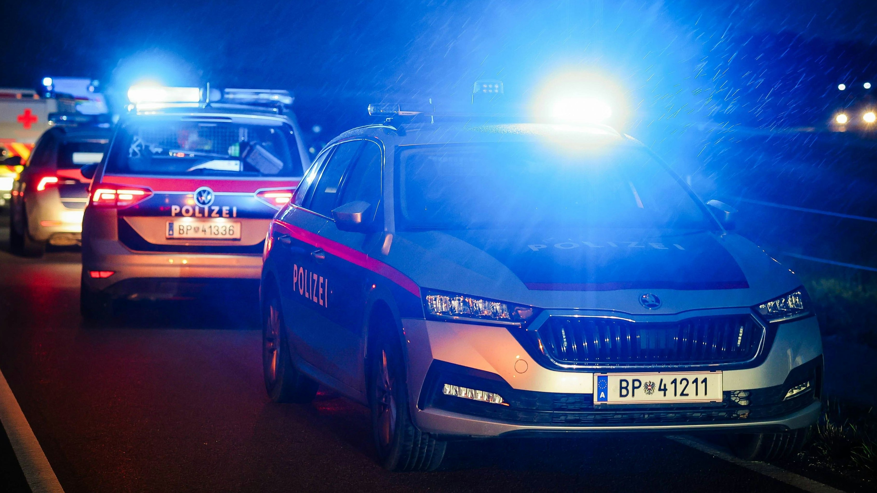 Heute.at - Massenschlägerei vor Disko mit illegaler Waffe