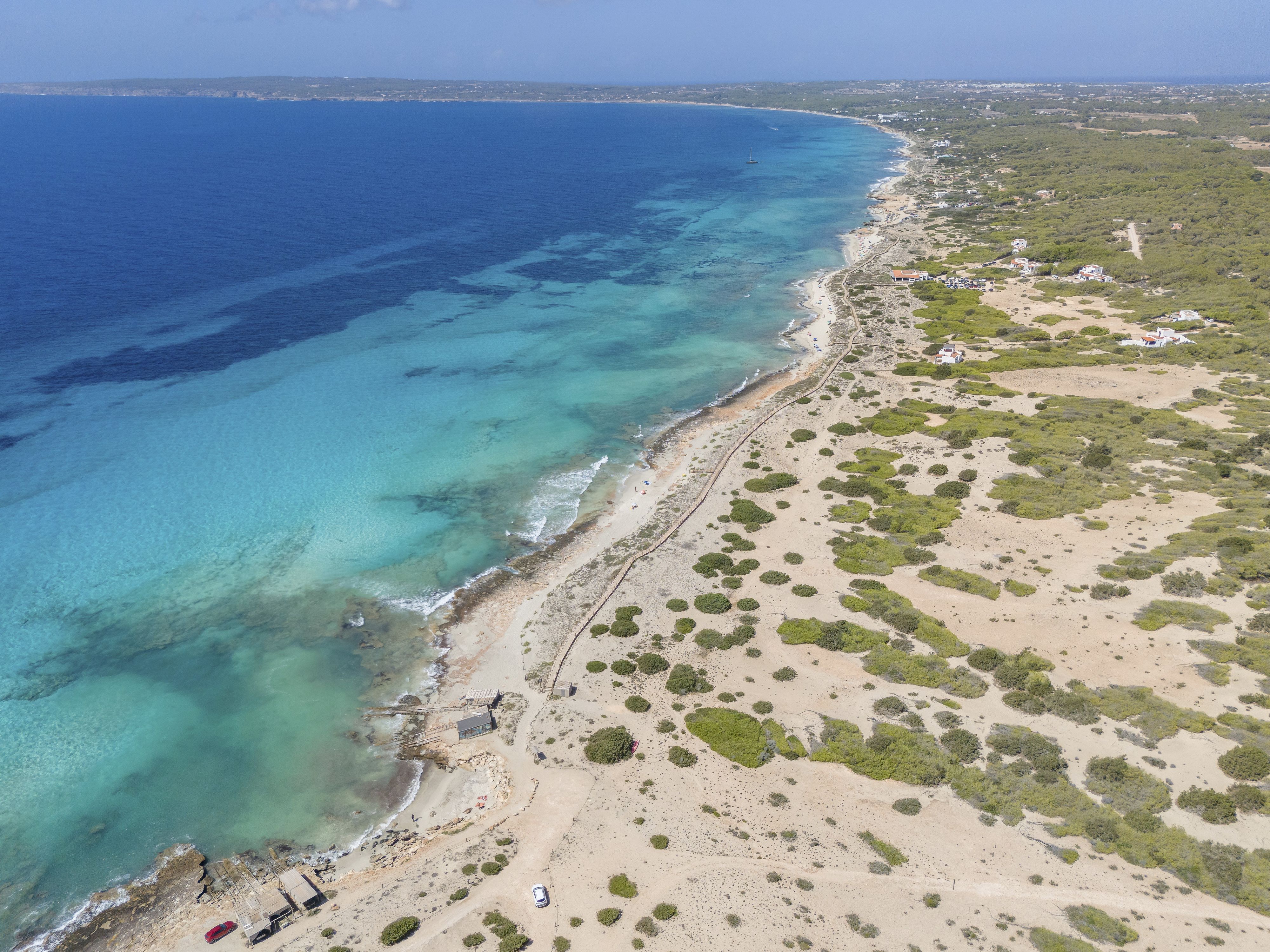 Gavin hatte das Boot im Hafen von La Savina gemietet und war danach tagelang verschwunden.