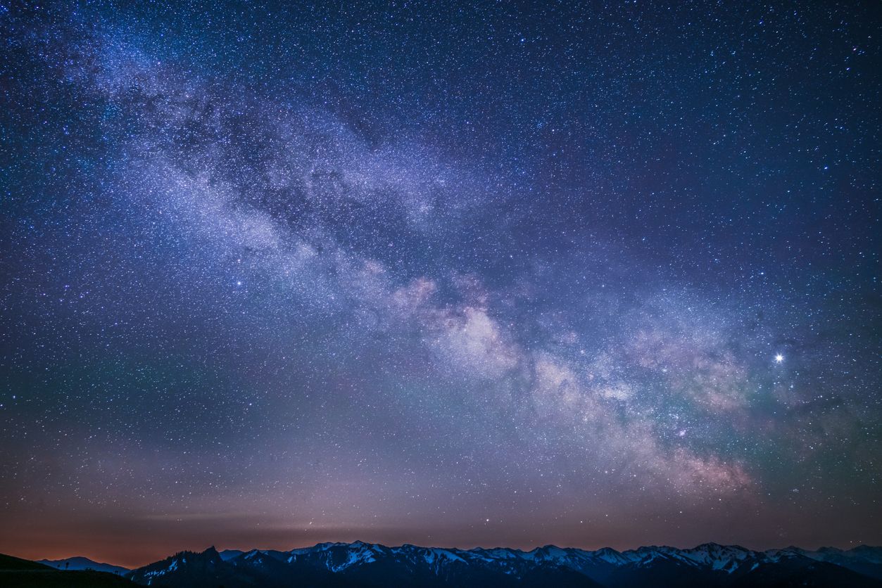 Kosmisches Wunder: Die Milchstraße am nächtlichen Firmament.