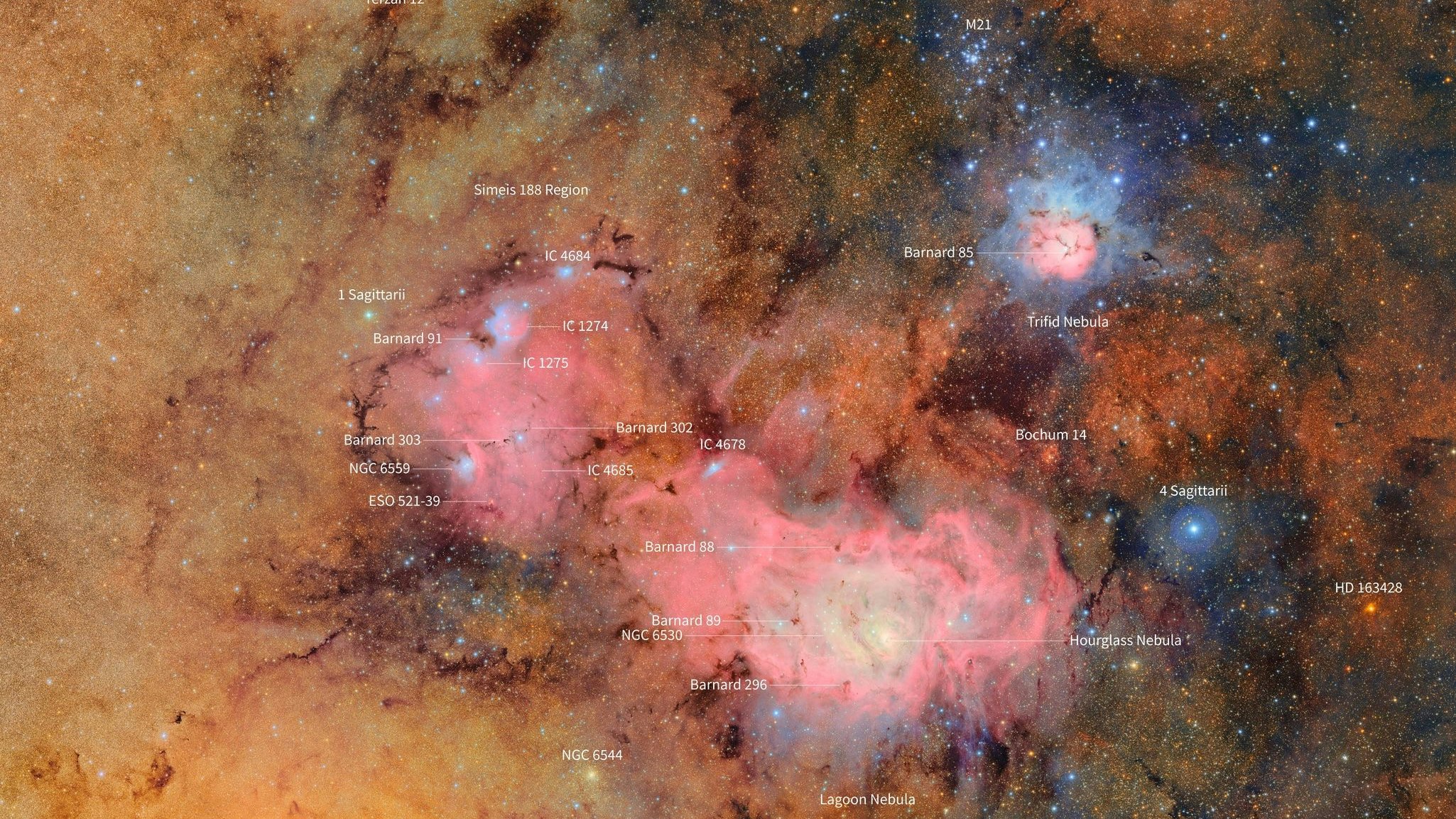 Dieses Bild setzt 678 Einzelbilder zusammen, die in etwas mehr als sieben Stunden Beobachtungszeit aufgenommen wurden. Dadurch werden Gas- und Staubwolken, aus denen die Trifidnebel (oben) und der Lagunennebel bestehen, die mehrere tausend Lichtjahre von der Erde entfernt sind, sichtbar. 