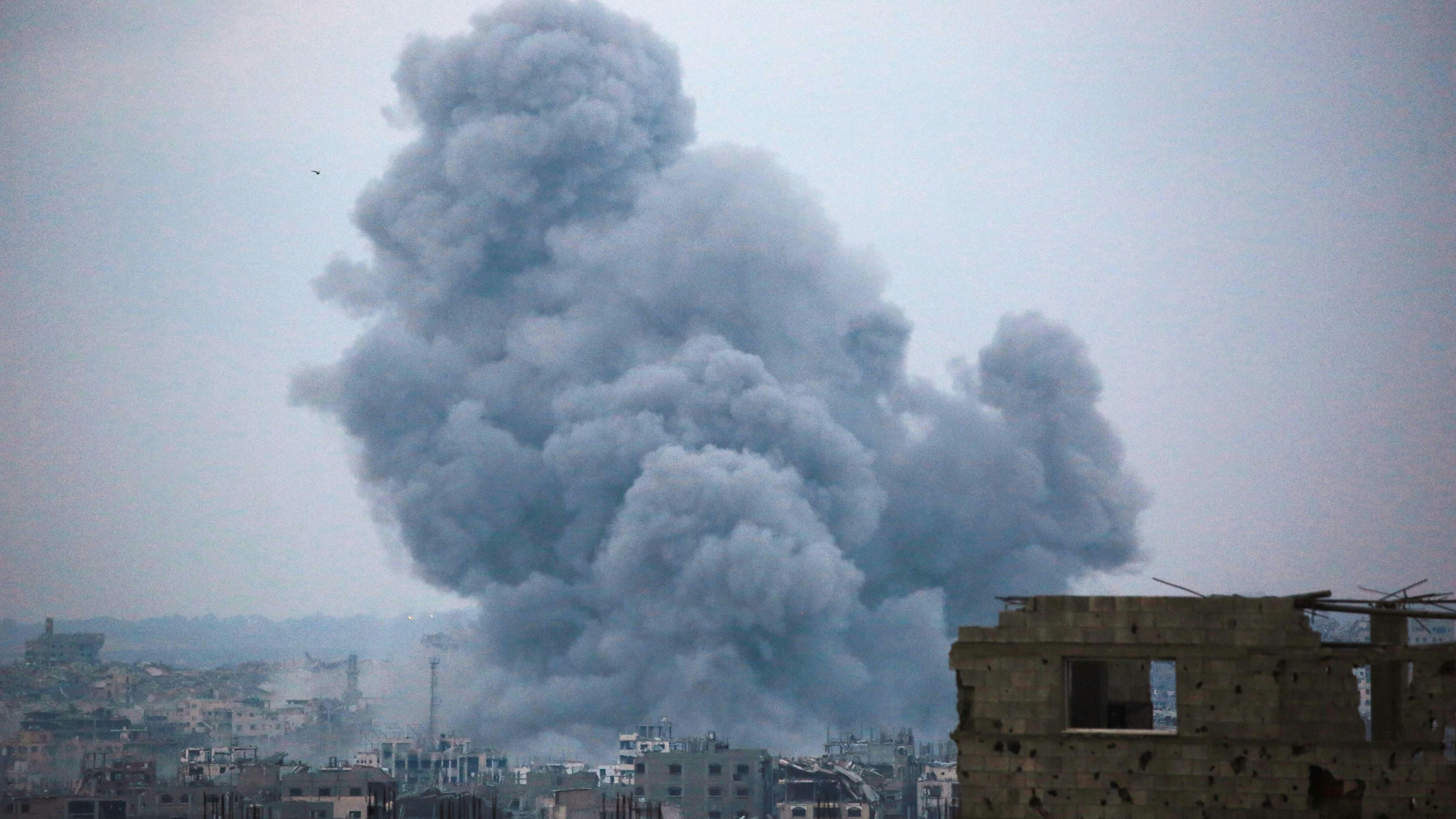 Heute.at - Raketen aus dem Iran sorgen für Blackout in Israel
