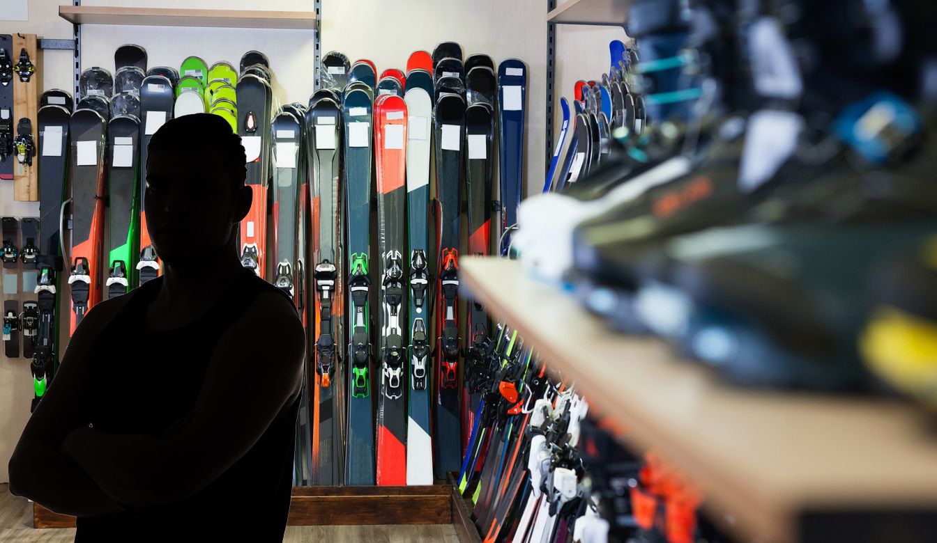 Markus P. arbeitete jahrelang im Sporthandel – heute erzählt er, was er dort erleben musste: Aggression, Belästigung und Ekel-Vorfälle.