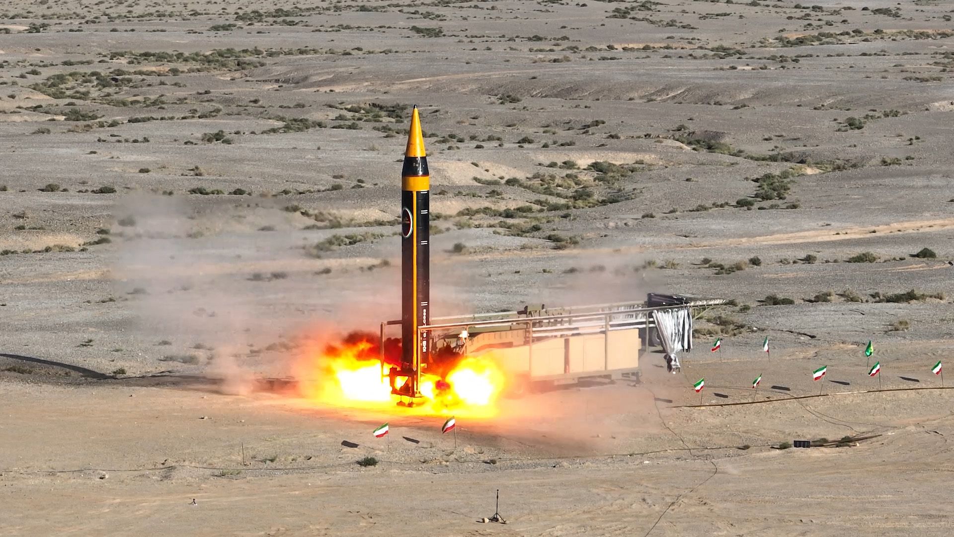 Teststart einer iranischen Chorramschahr-Rakete der vierten Generation im Mai 2023. Mit einer Reichweite von 2.000 Kilometern könnte sie auch Südosteuropa angreifen.