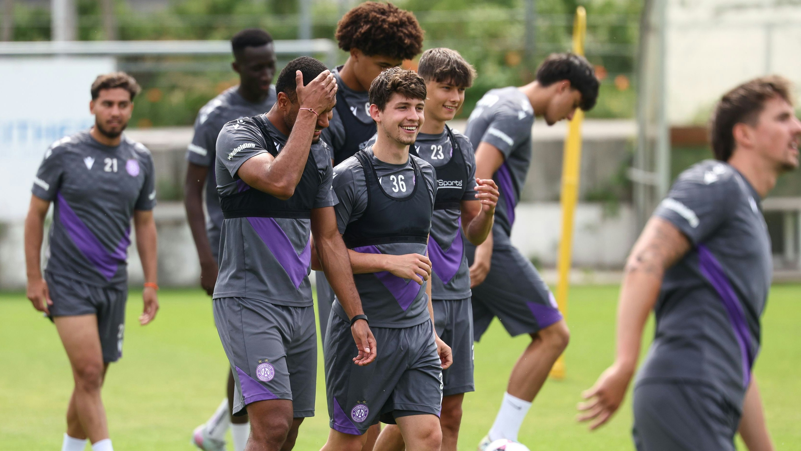 Dominik Fitz im Zentrum – ein Sinnbild für die Austria. Doch wie lange hat die Austria ihren Spielmacher noch?