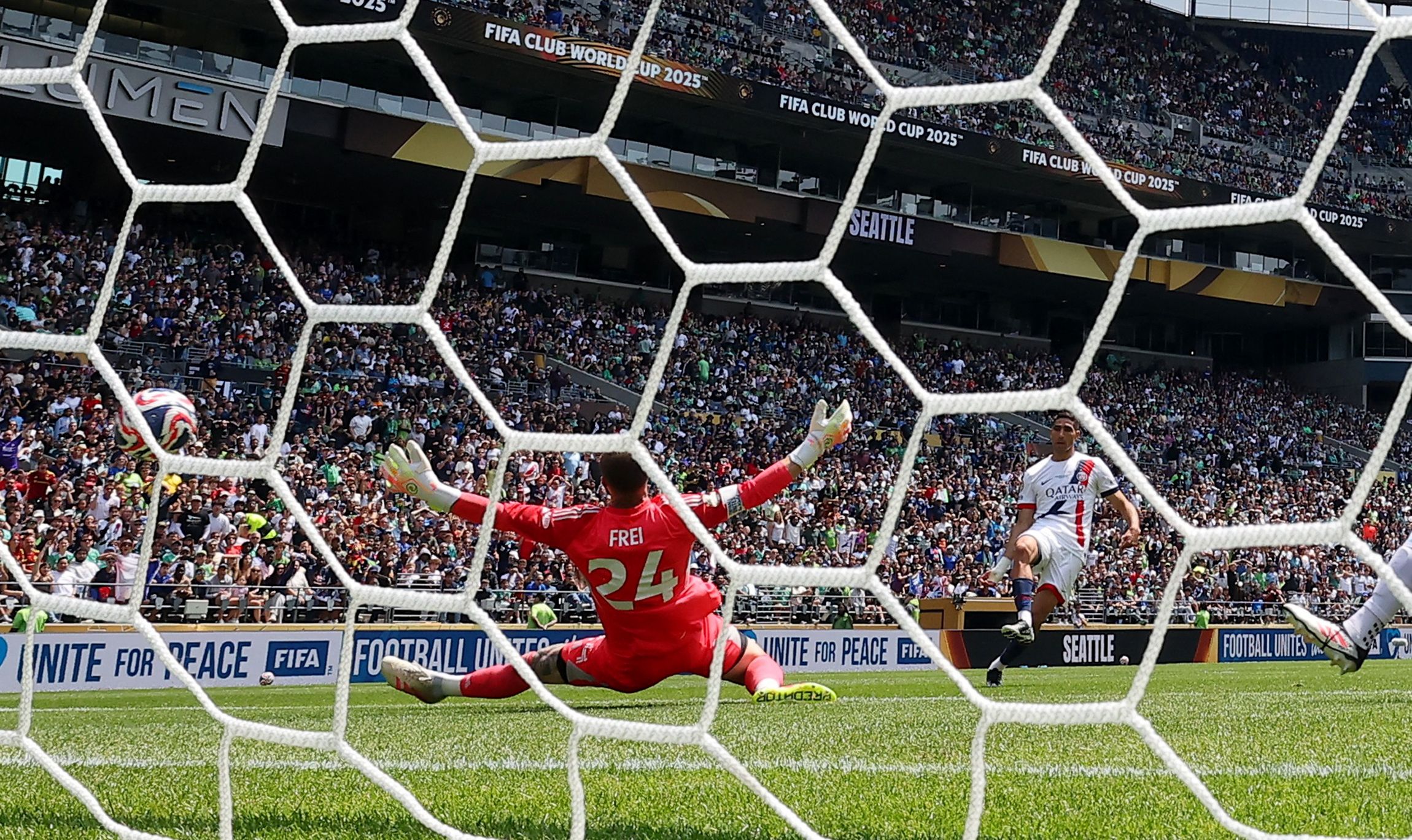 Achraf Hakimi jubelt gegen Seattle.