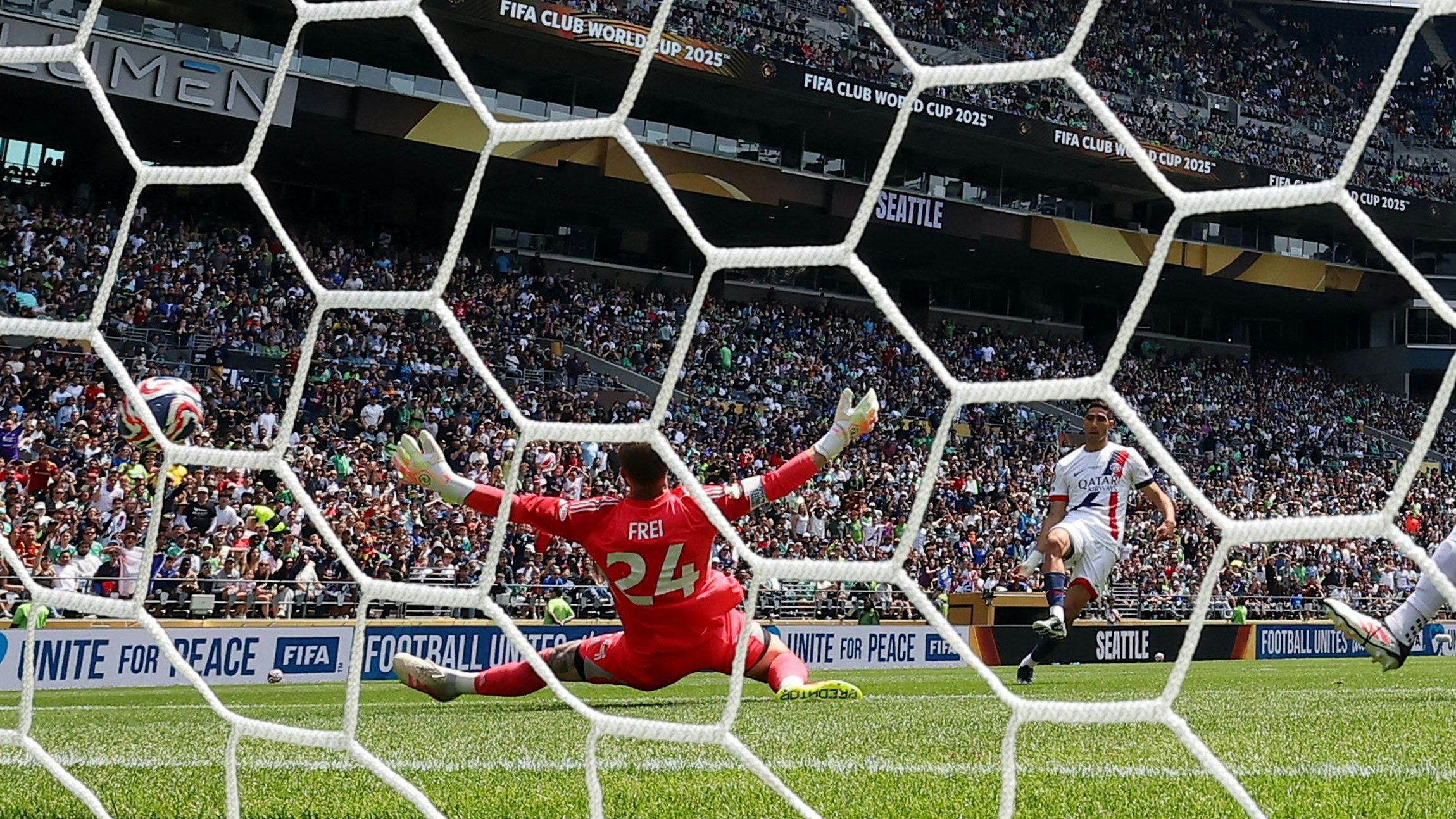Achraf Hakimi jubelt gegen Seattle.