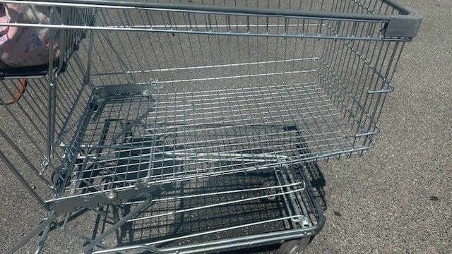 Sauber herausgeschnitten: Die ganze Seite fehlt!