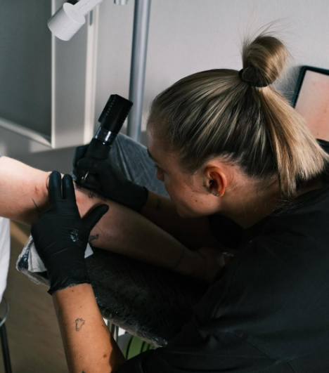 Georgia Stanway teilt ihre Leidenschaft fürs Tätowieren mit ihren Followern auf Instagram.